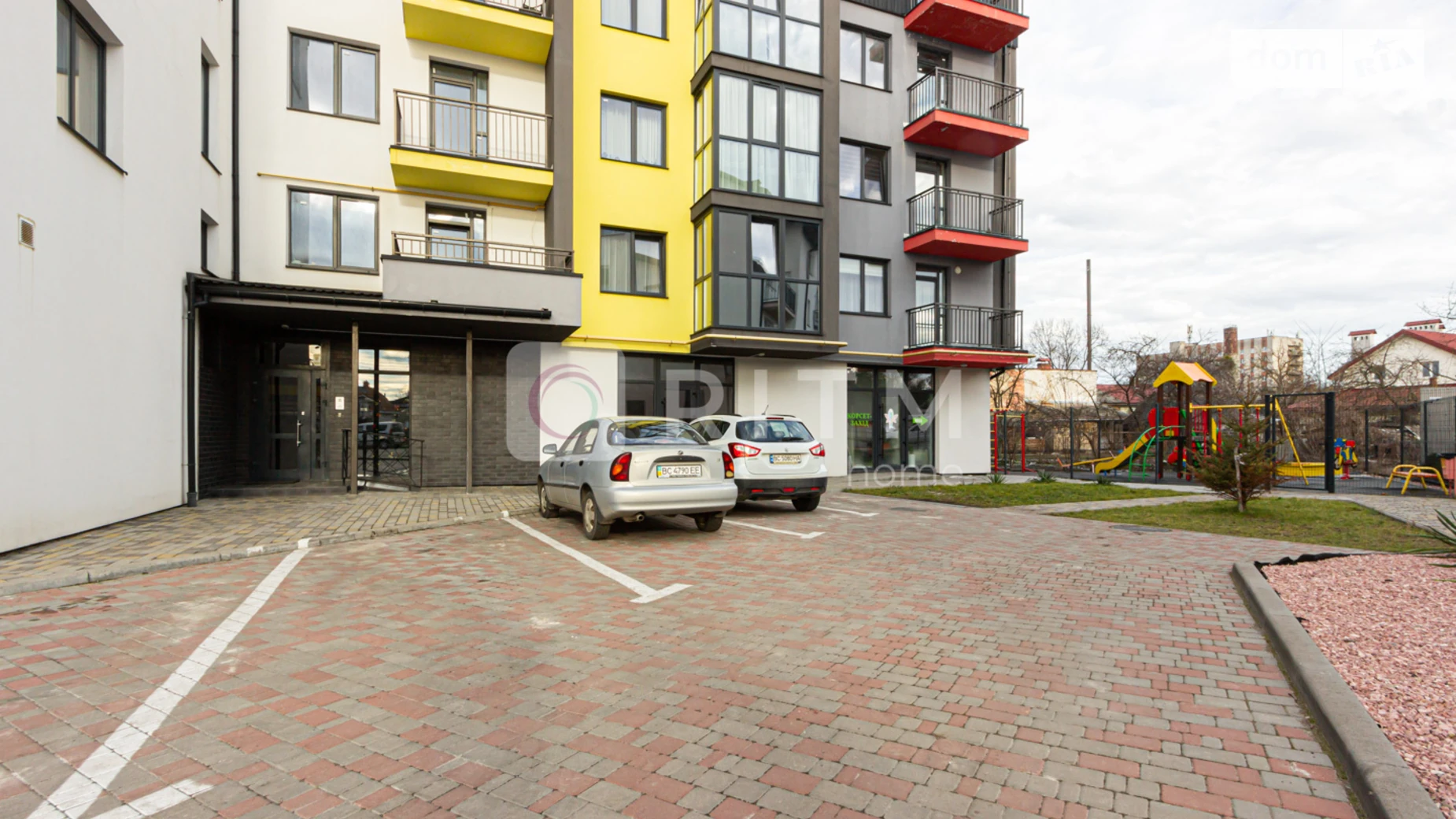 Продается 2-комнатная квартира 80.7 кв. м в Брюховичах, ул. Независимости Украины - фото 2