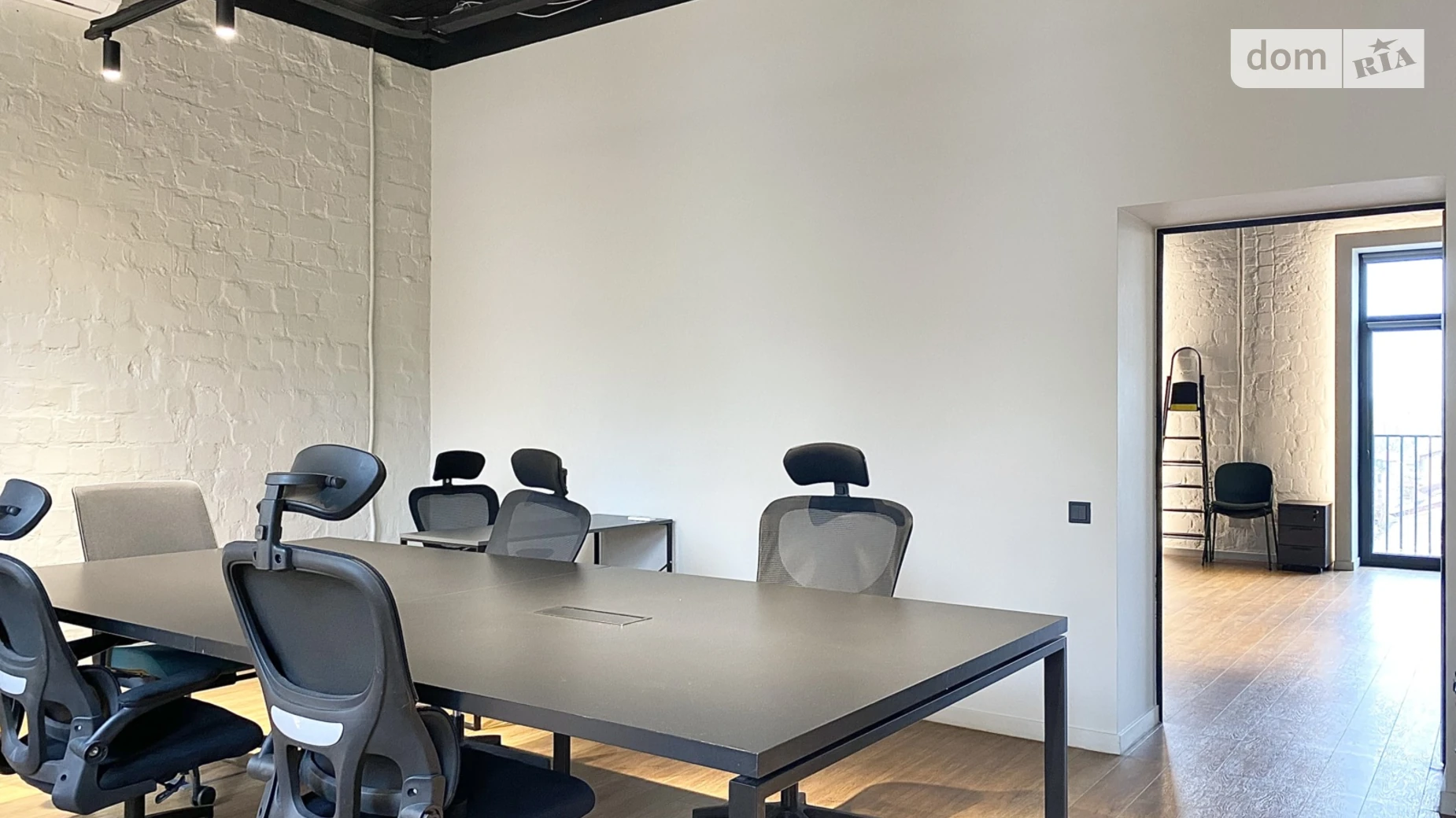 Сдается в аренду офис 245 кв. м в бизнес-центре, цена: 7000 $ - фото 4