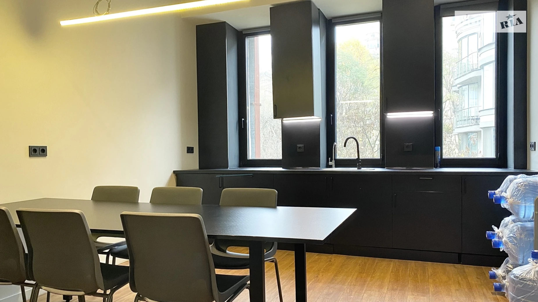 Сдается в аренду офис 245 кв. м в бизнес-центре, цена: 7000 $ - фото 5