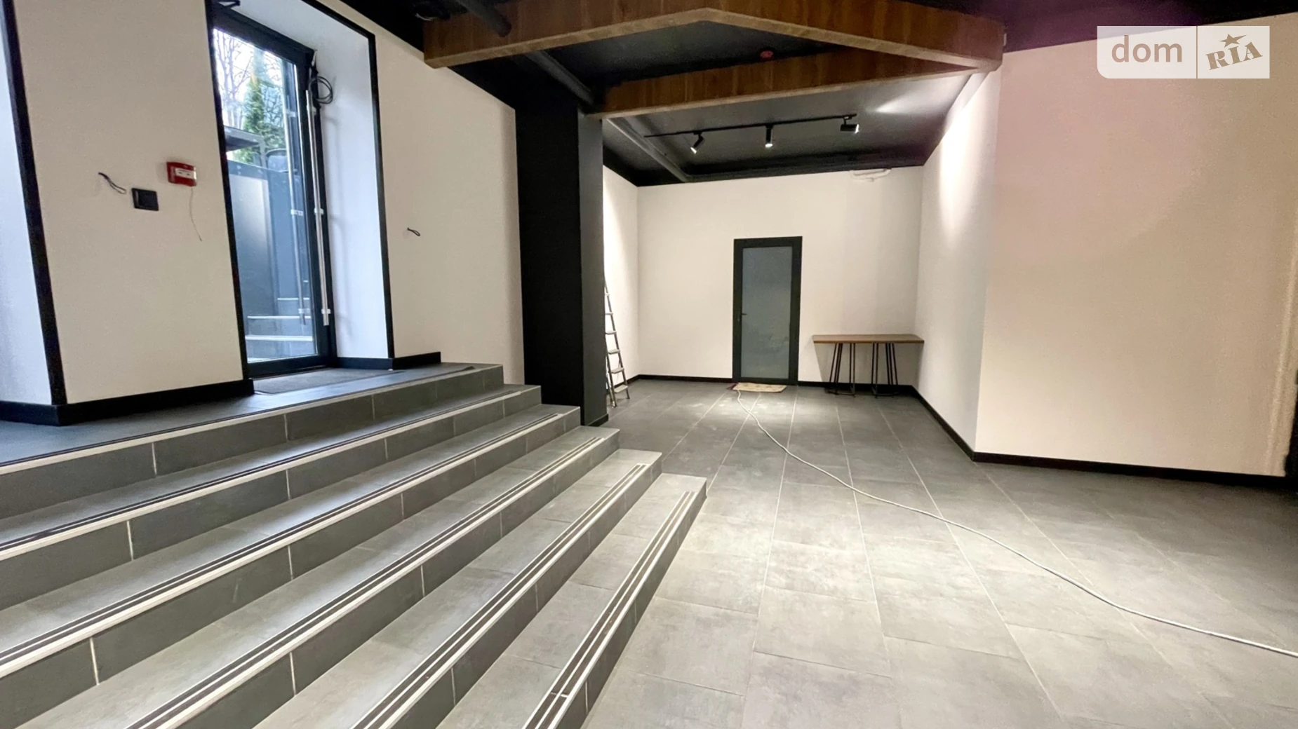 Сдается в аренду объект сферы услуг 60 кв. м в 4-этажном здании, цена: 800 $ - фото 3