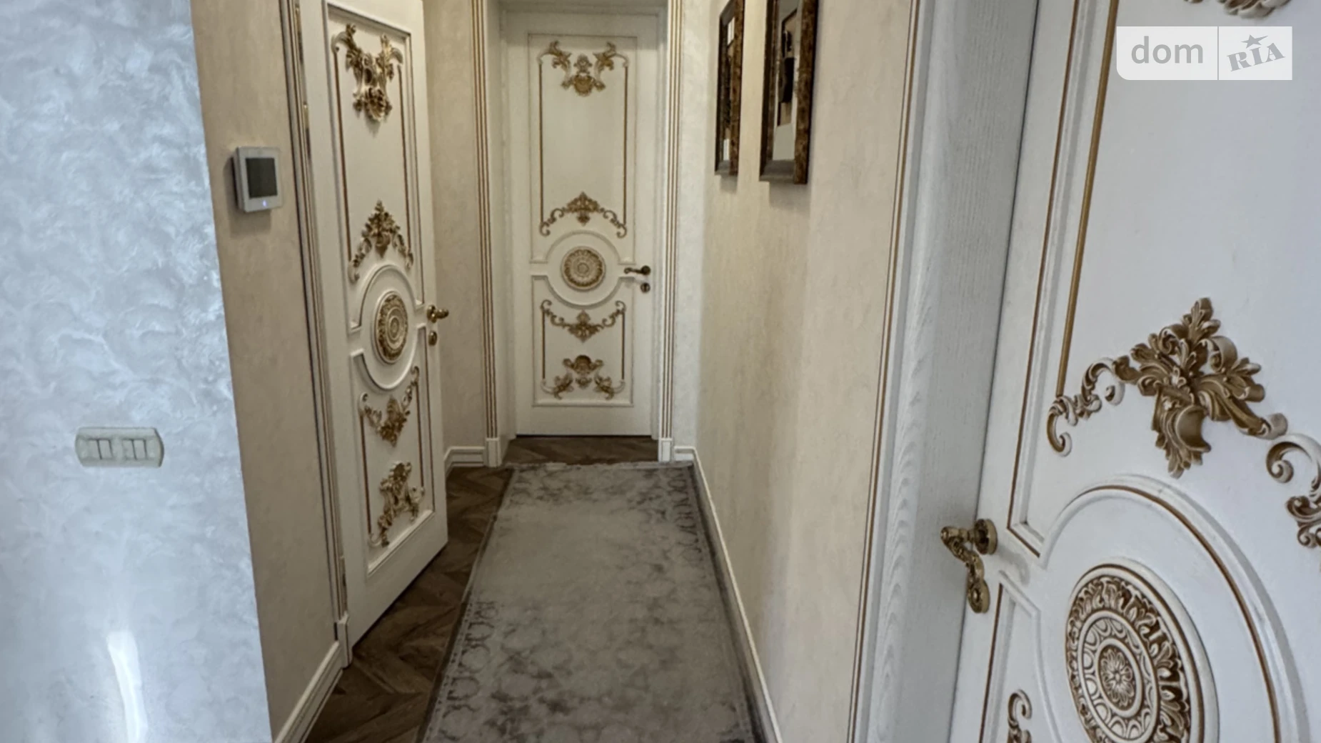 Продается дом на 3 этажа 320 кв. м с верандой, цена: 720000 $ - фото 2