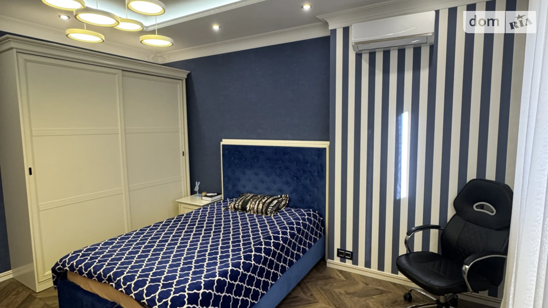 Продается дом на 3 этажа 320 кв. м с верандой, цена: 720000 $ - фото 3