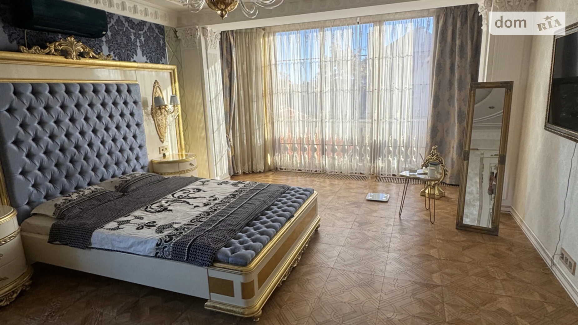 Продается дом на 3 этажа 320 кв. м с верандой, цена: 720000 $ - фото 4