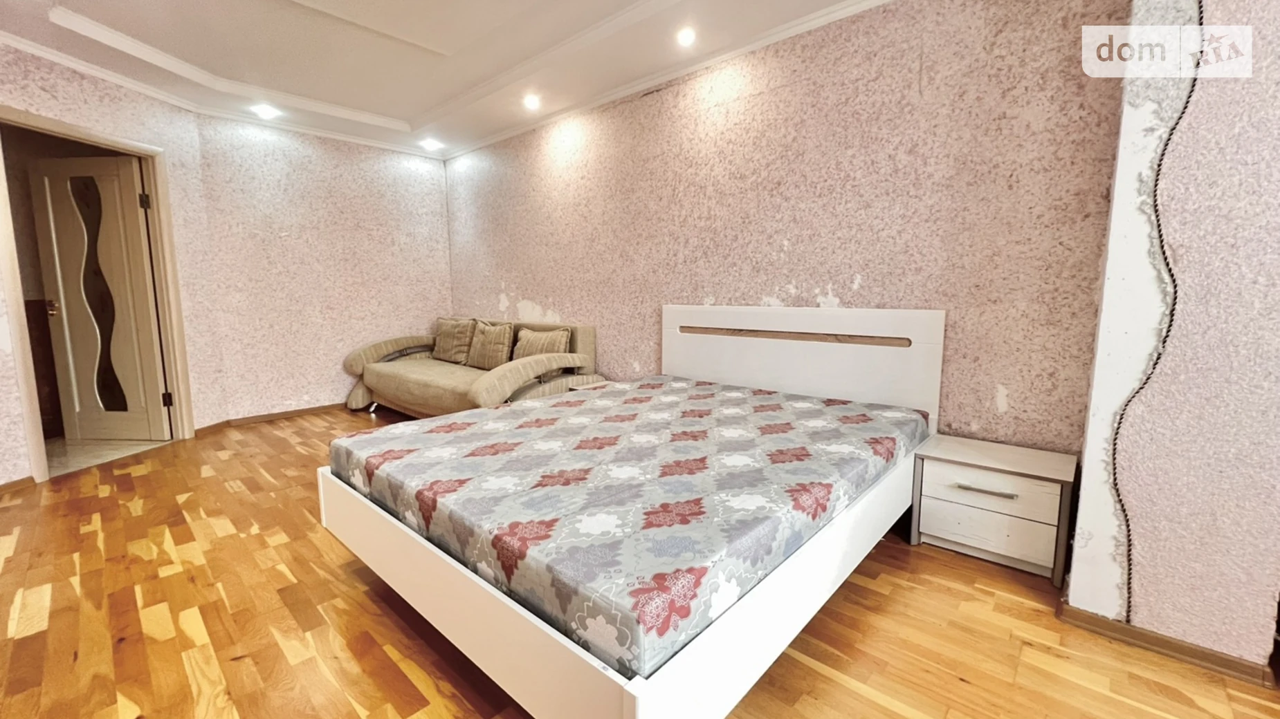 2-комнатная квартира 68 кв. м в Тернополе, ул. Хмельницкого Богдана - фото 5