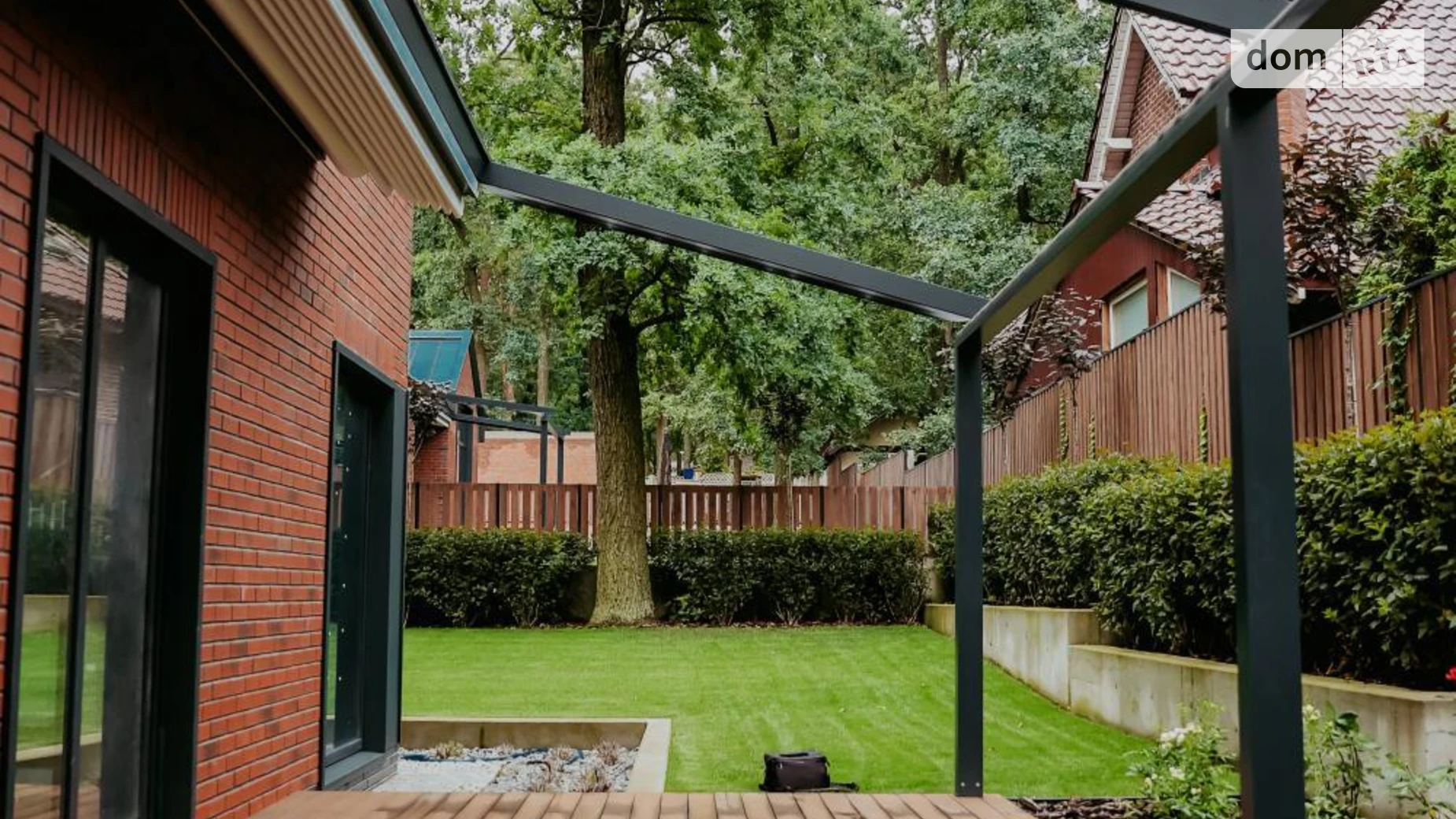 Продается дом на 2 этажа 200 кв. м с подвалом, цена: 335000 $ - фото 2