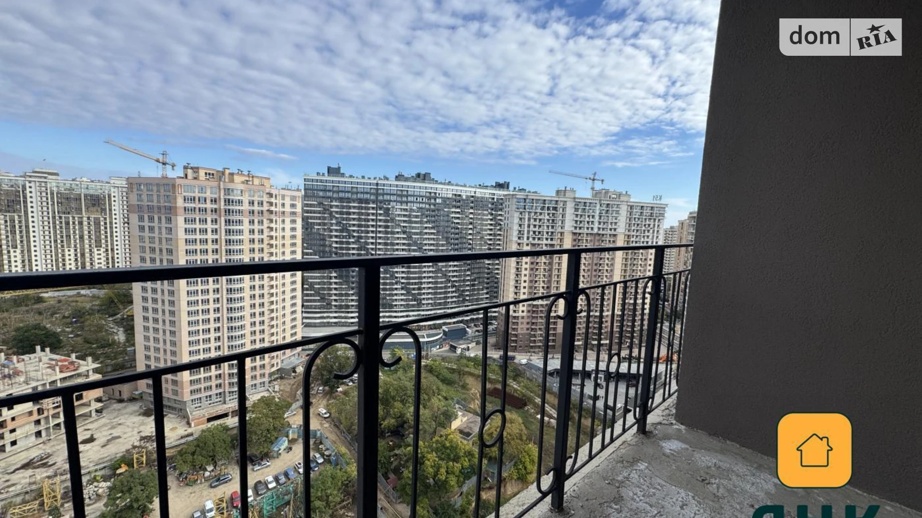 Продается 1-комнатная квартира 43 кв. м в Одессе, ул. Генуэзская, 1/1 - фото 2