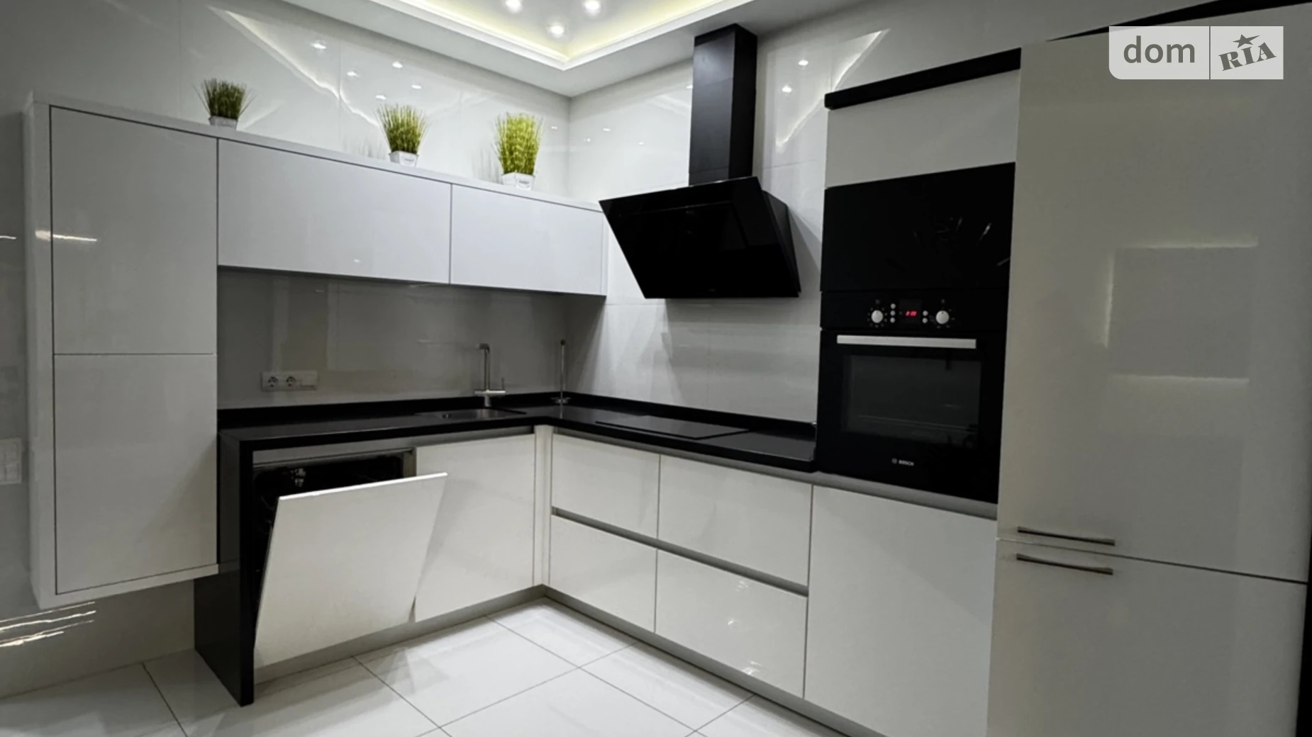 Сдается в аренду 2-комнатная квартира 96 кв. м в Одессе, ул. Генуэзская, 5 - фото 2