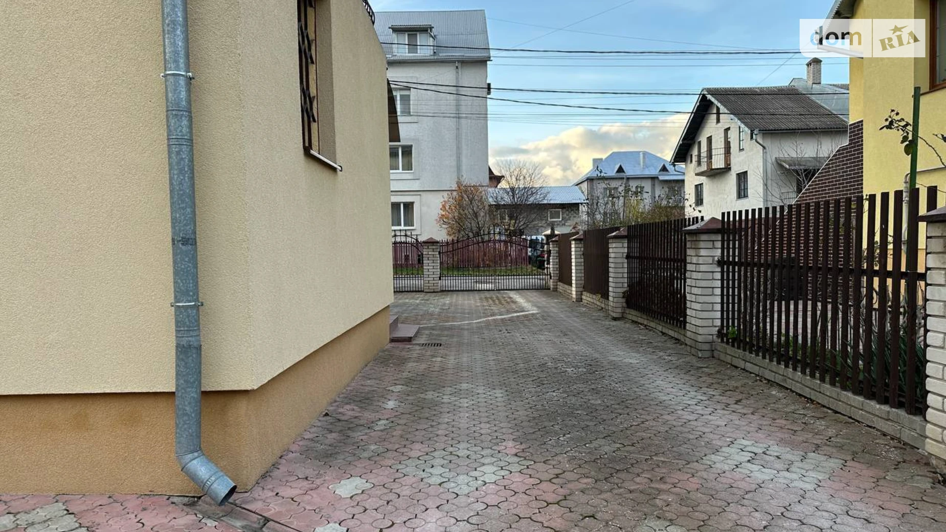Продается дом на 2 этажа 271.8 кв. м с гаражом, цена: 330000 $ - фото 3
