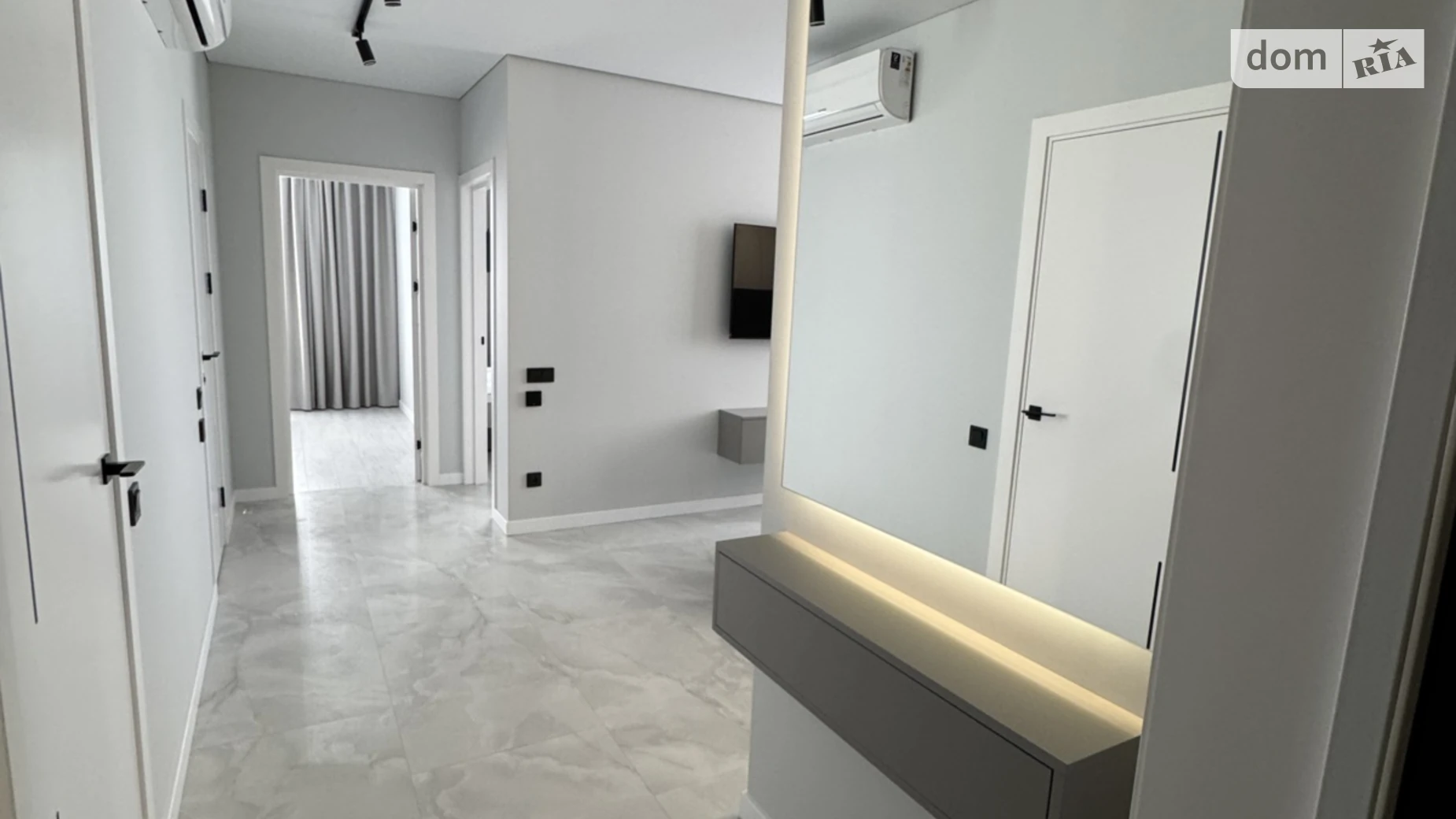 Продается 2-комнатная квартира 65 кв. м в Киеве, ул. Александра Олеся, 9А - фото 2