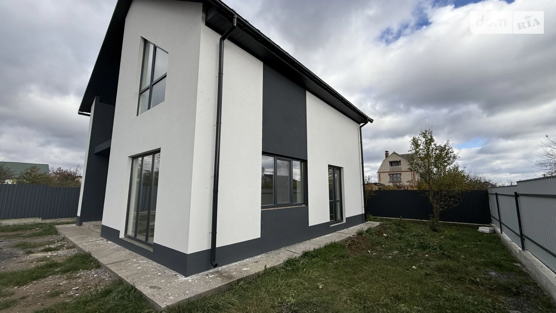 Продается дом на 2 этажа 120 кв. м с верандой, цена: 78000 $ - фото 2