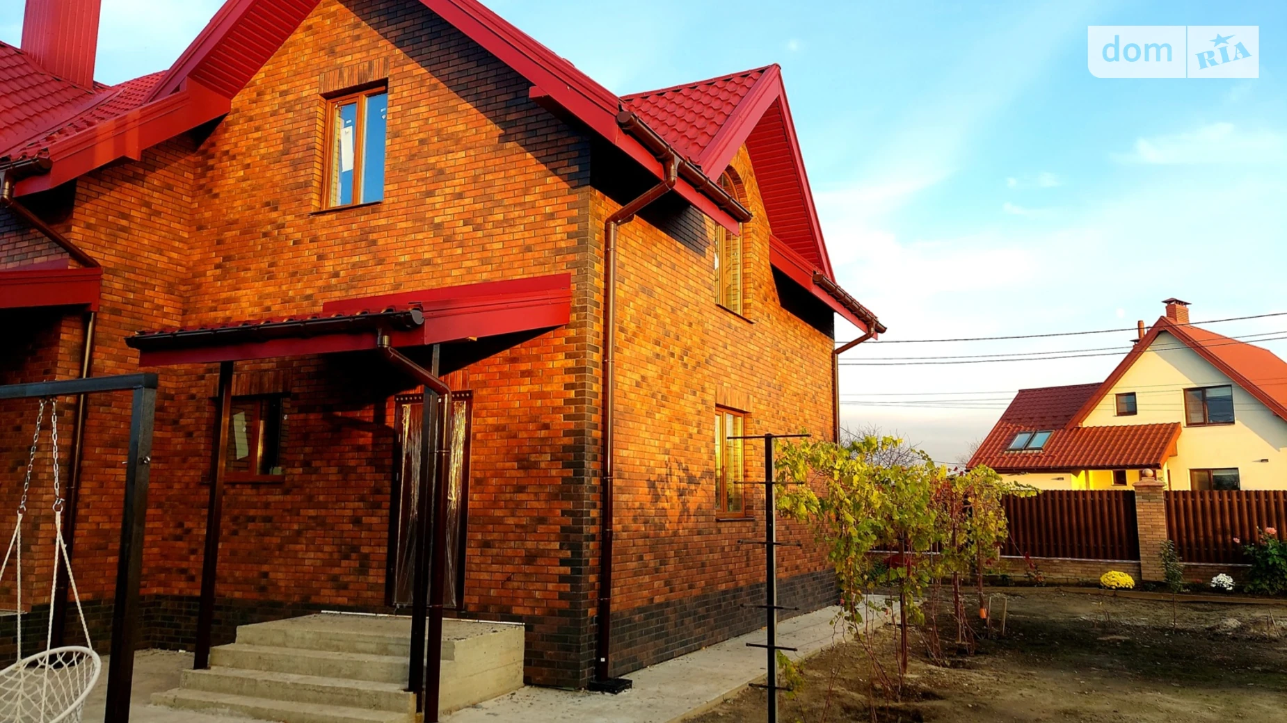 Продается дом на 2 этажа 234 кв. м с подвалом, цена: 168000 $ - фото 3