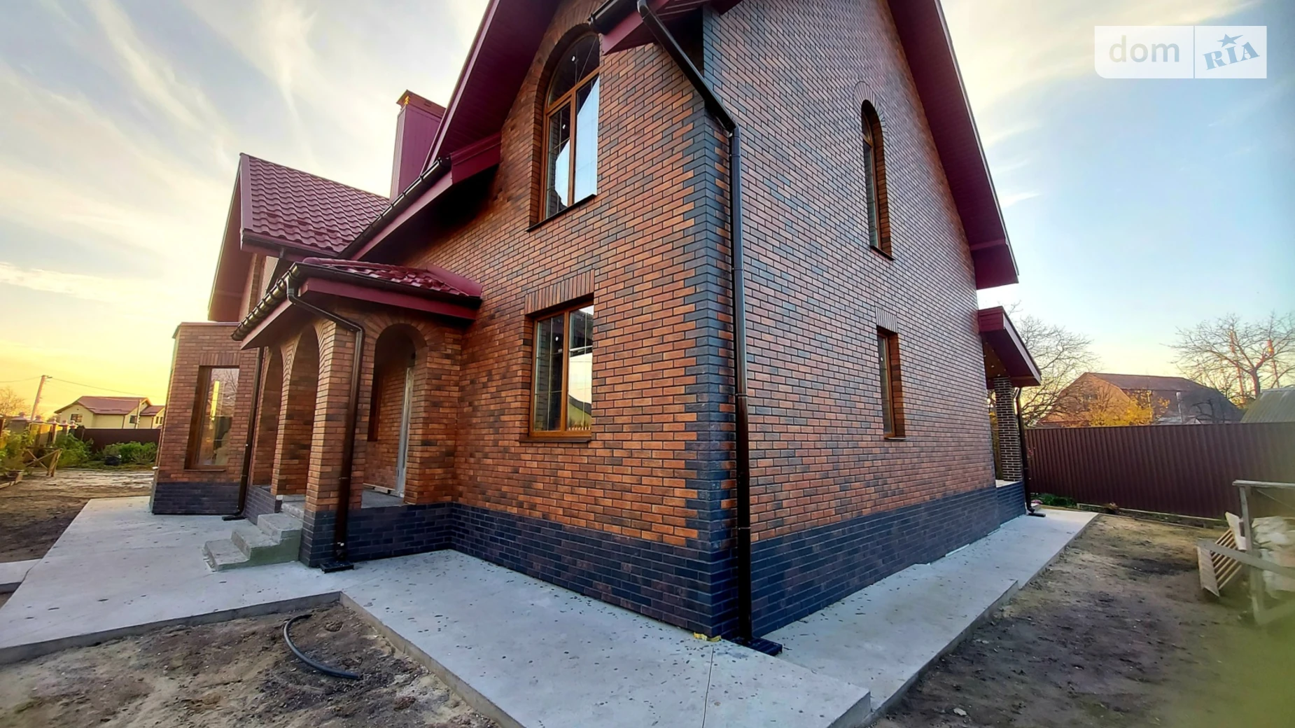 Продается дом на 2 этажа 234 кв. м с подвалом, цена: 168000 $ - фото 4