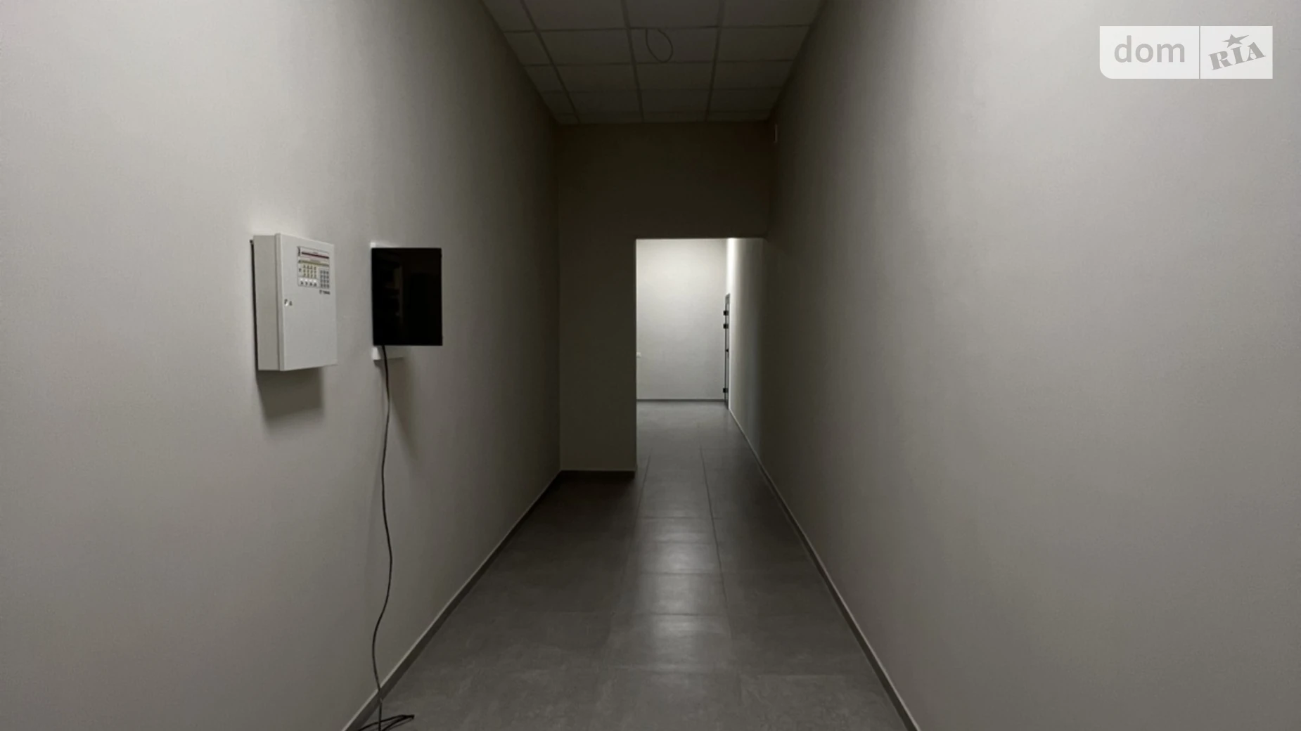 Сдается в аренду офис 48 кв. м в бизнес-центре, цена: 480 $ - фото 3