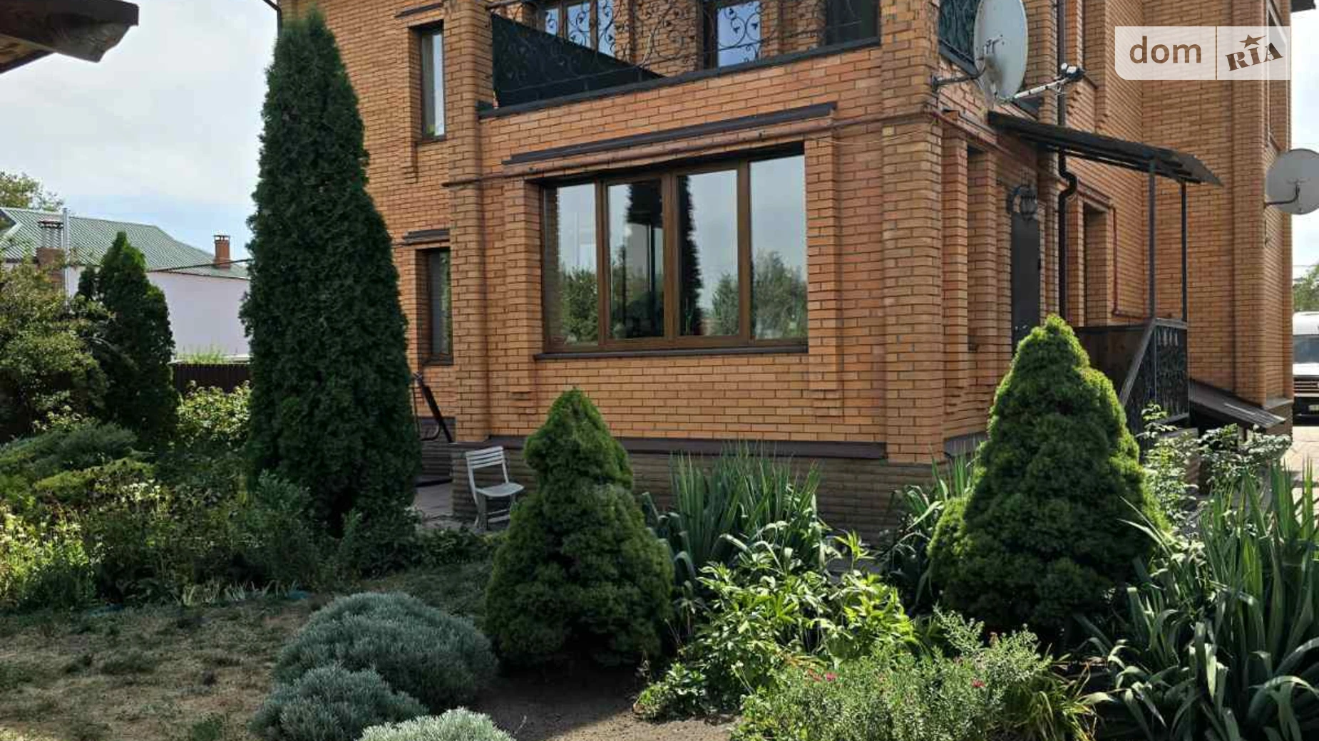 Продается дом на 2 этажа 347.2 кв. м с участком, цена: 260000 $ - фото 2