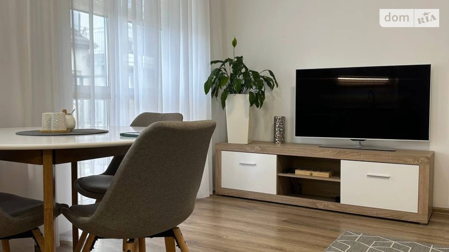 Продается 1-комнатная квартира 46 кв. м в Львове, ул. Родниковая - фото 2