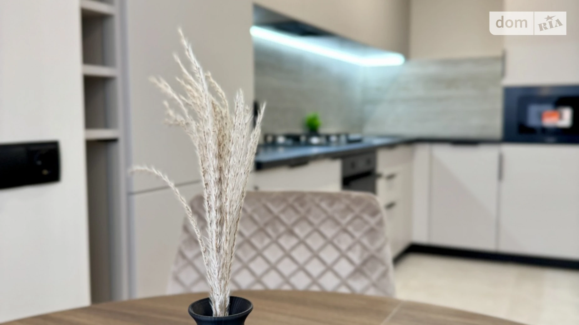 1-комнатная квартира 50 кв. м в Тернополе, просп. Бандеры Степана - фото 2