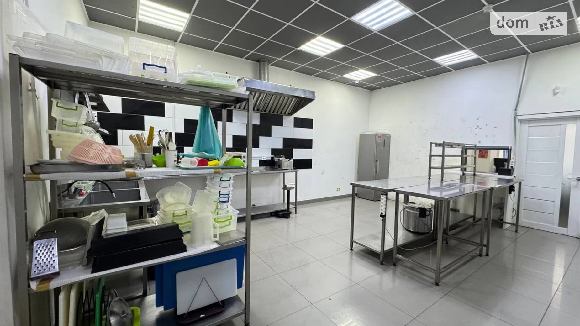 Сдается в аренду помещения свободного назначения 86 кв. м в 1-этажном здании, цена: 20600 грн - фото 2