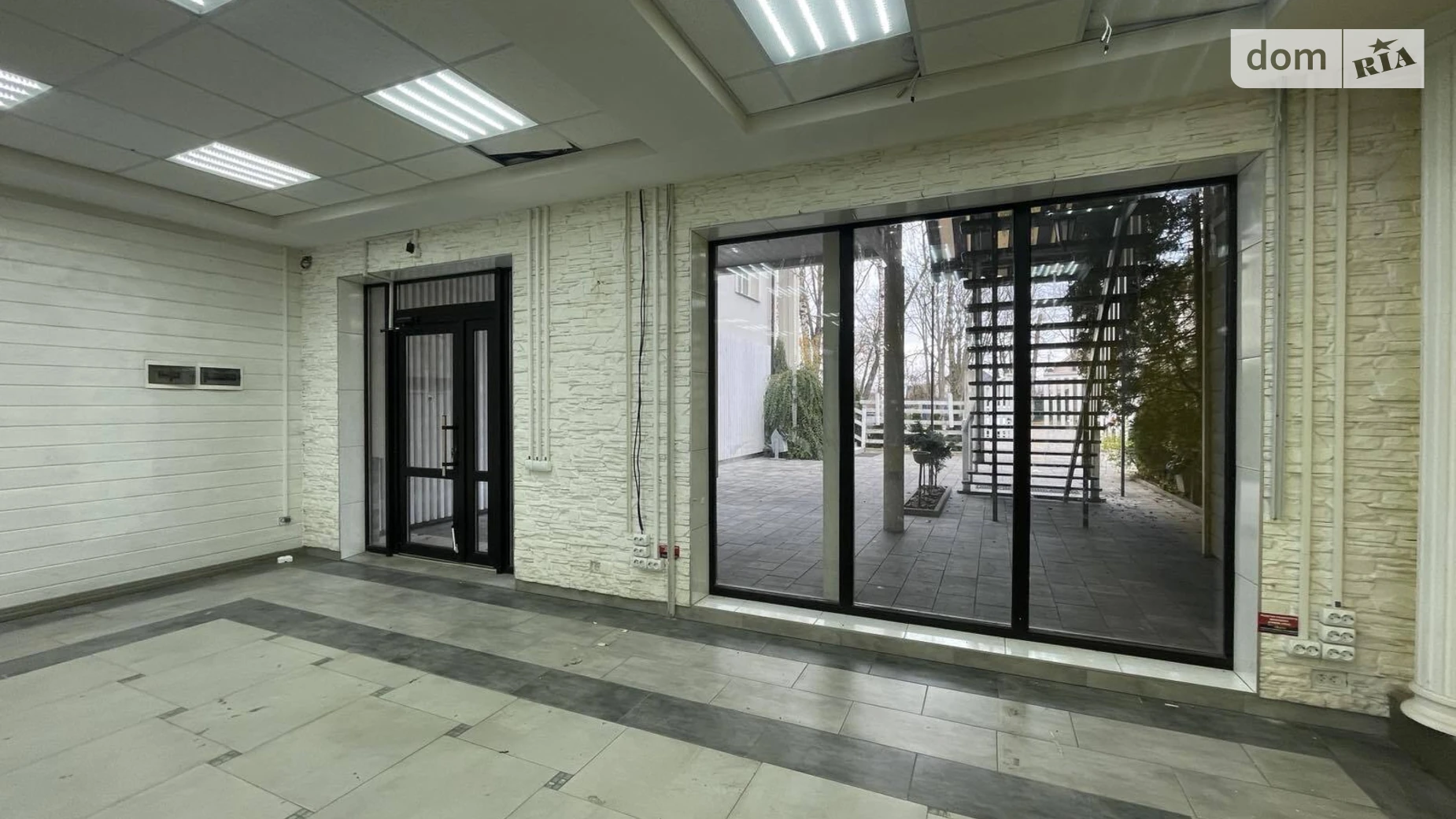 Сдается в аренду помещения свободного назначения 215 кв. м в 2-этажном здании, цена: 49450 грн - фото 4