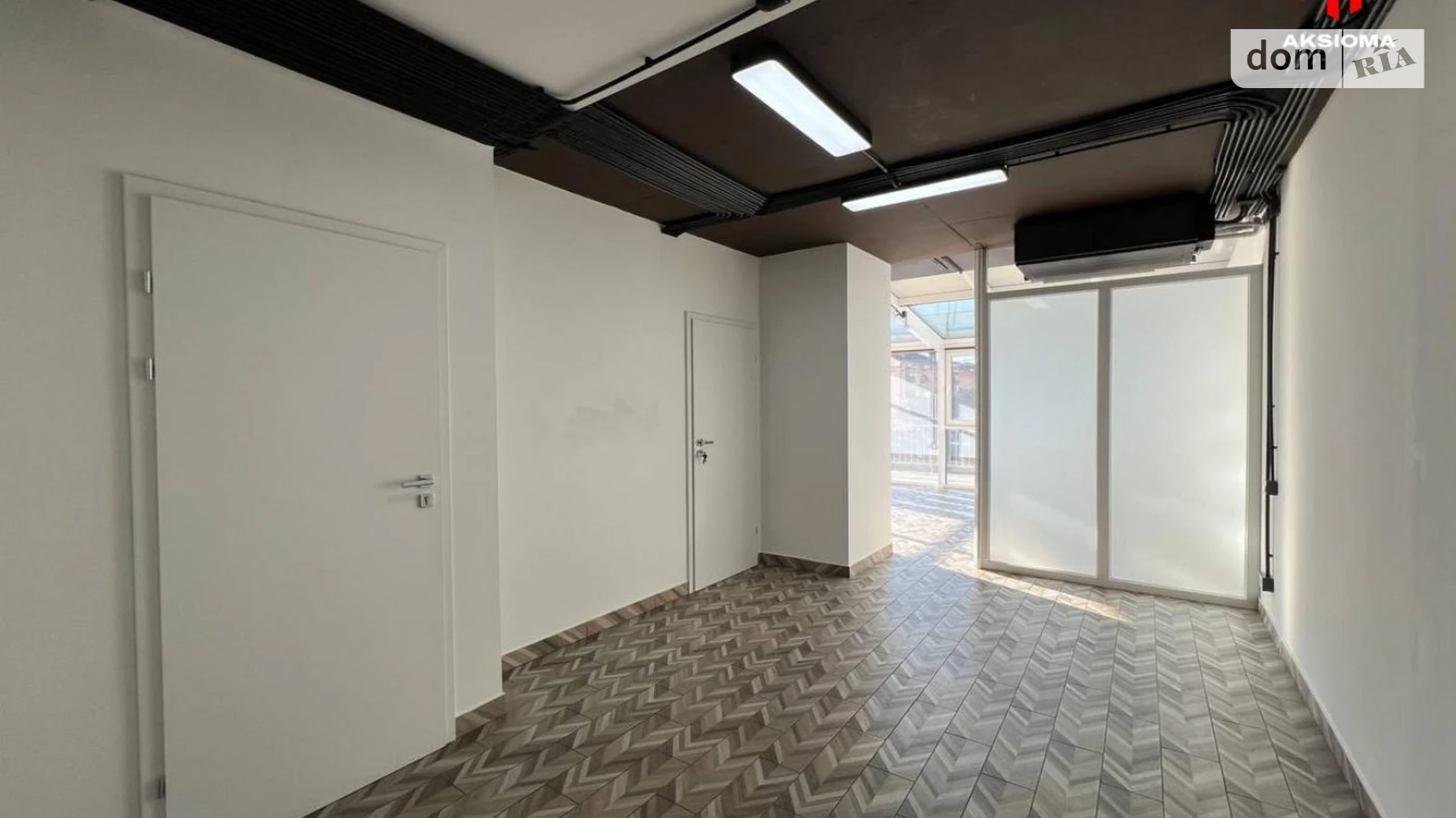 Сдается в аренду офис 85.3 кв. м в бизнес-центре, цена: 1024 $ - фото 2