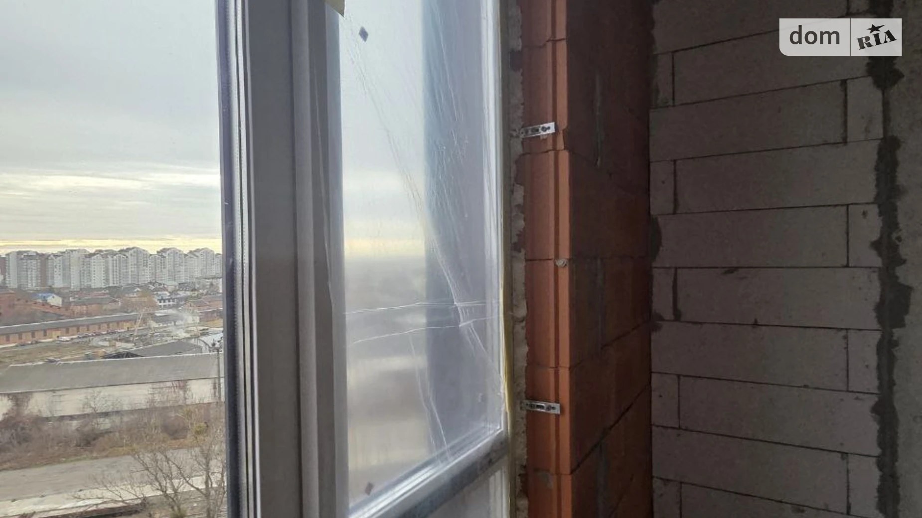 Продается 1-комнатная квартира 39 кв. м в Ивано-Франковске, ул. Хриплинская, 9 - фото 3