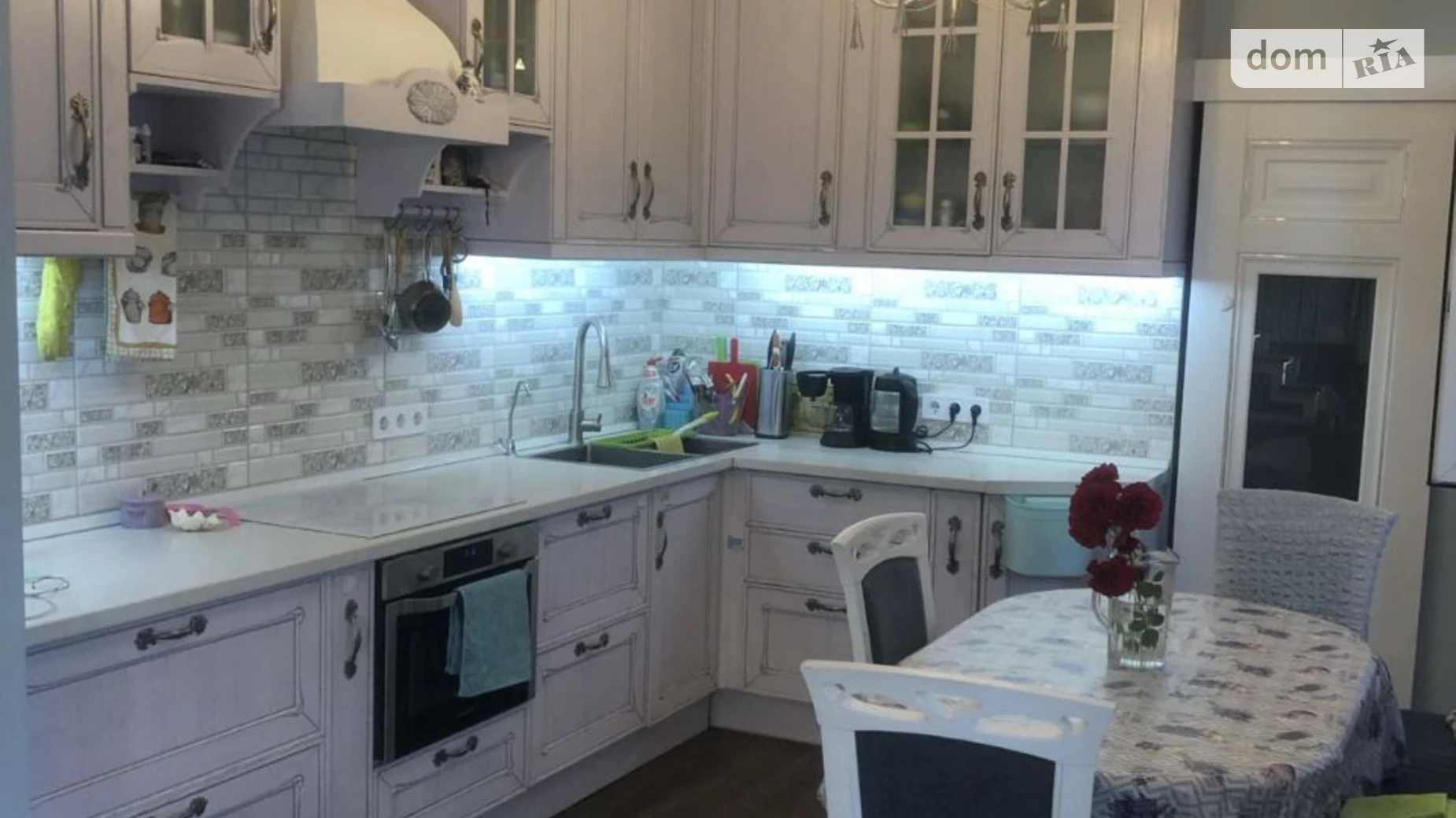 Продается дом на 2 этажа 304 кв. м с садом, цена: 280000 $ - фото 2