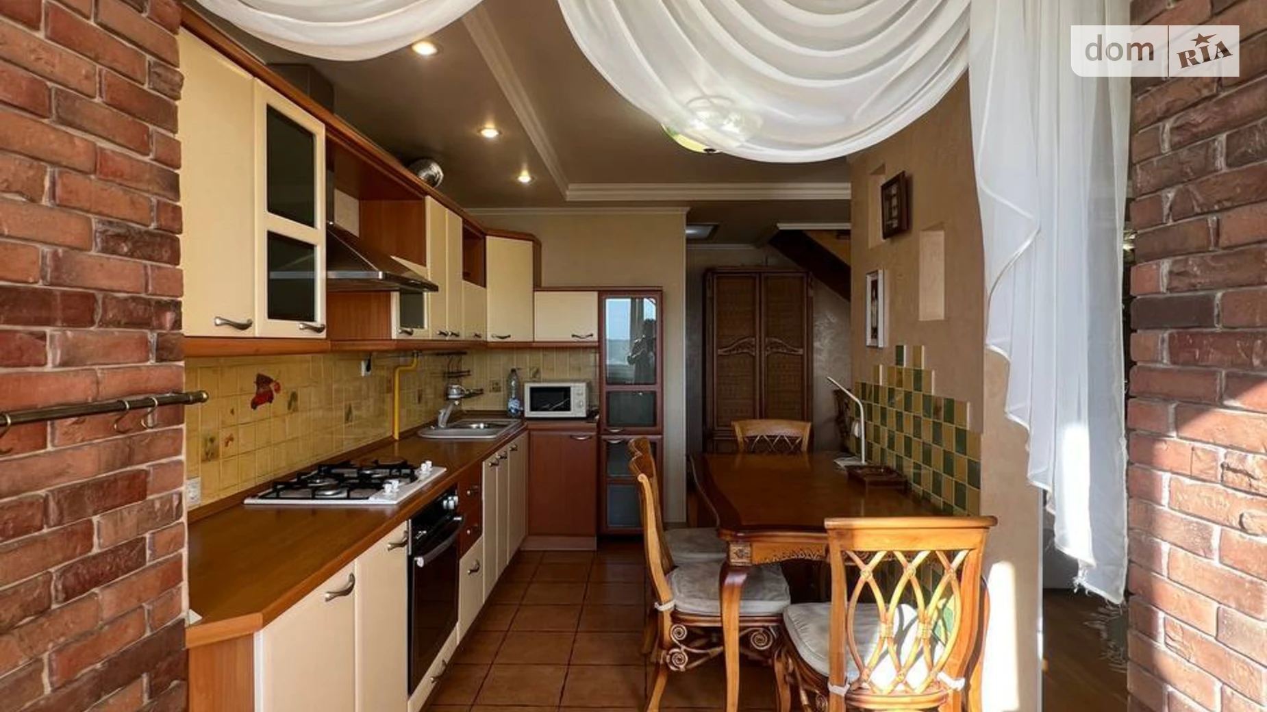 Здається в оренду 3-кімнатна квартира 110 кв. м у Житомирі, вул. Шевченка, 83 - фото 2