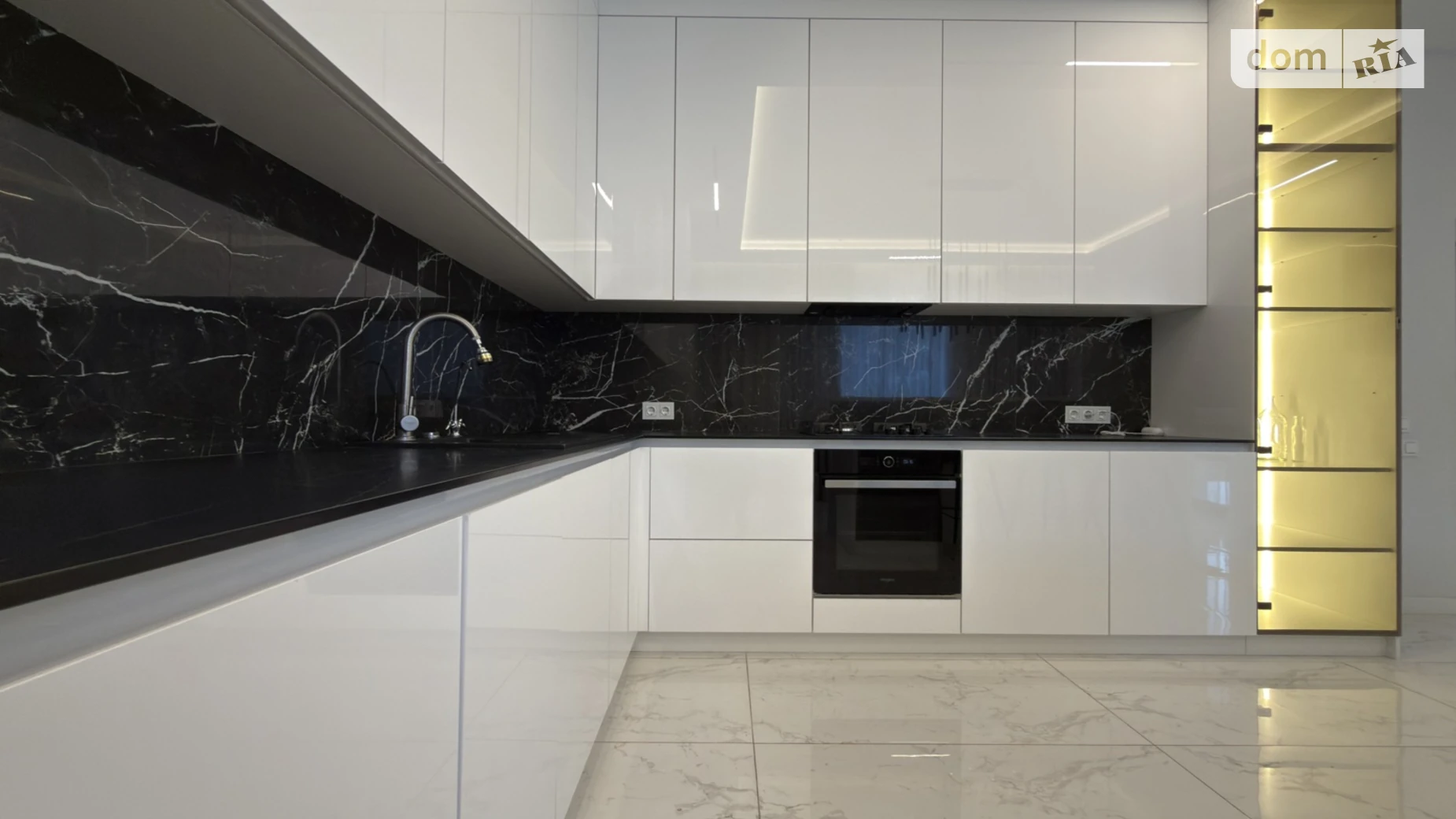 Сдается в аренду дом на 3 этажа 400 кв. м с мансардой, цена: 3000 $ - фото 5