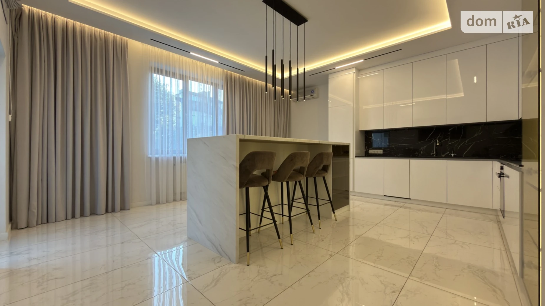 Сдается в аренду дом на 3 этажа 400 кв. м с мансардой, цена: 3000 $ - фото 2