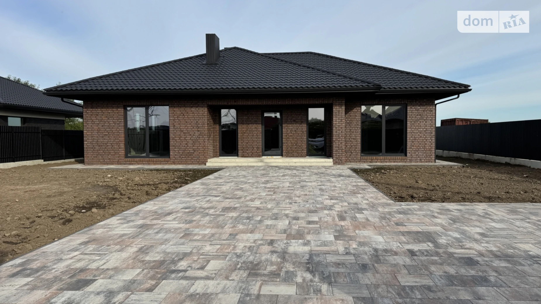 Продается одноэтажный дом 162 кв. м с бассейном, цена: 180000 $ - фото 3