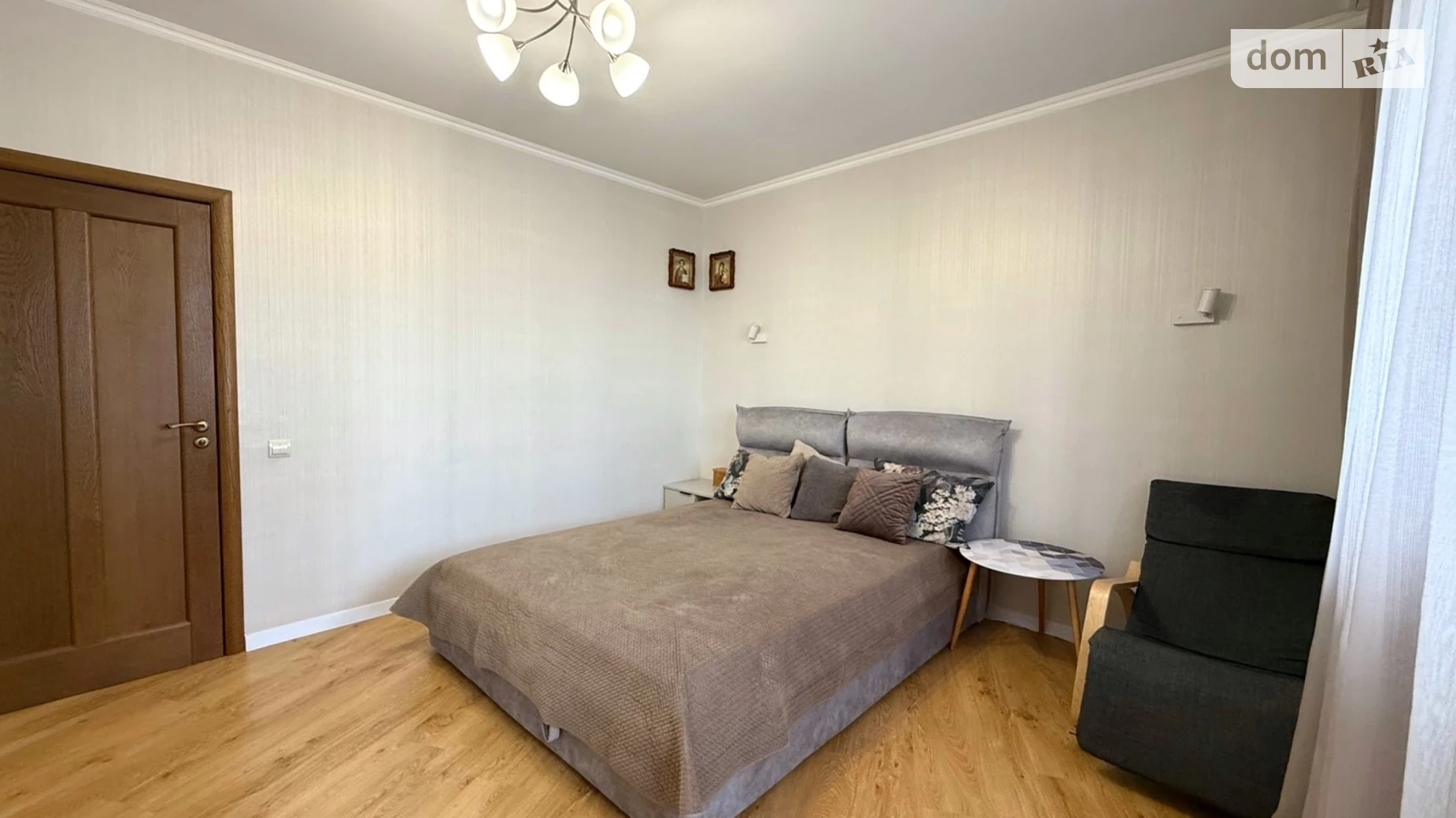 Продается 2-комнатная квартира 74 кв. м в Буче, ул. Новое Шоссе, 14 - фото 2