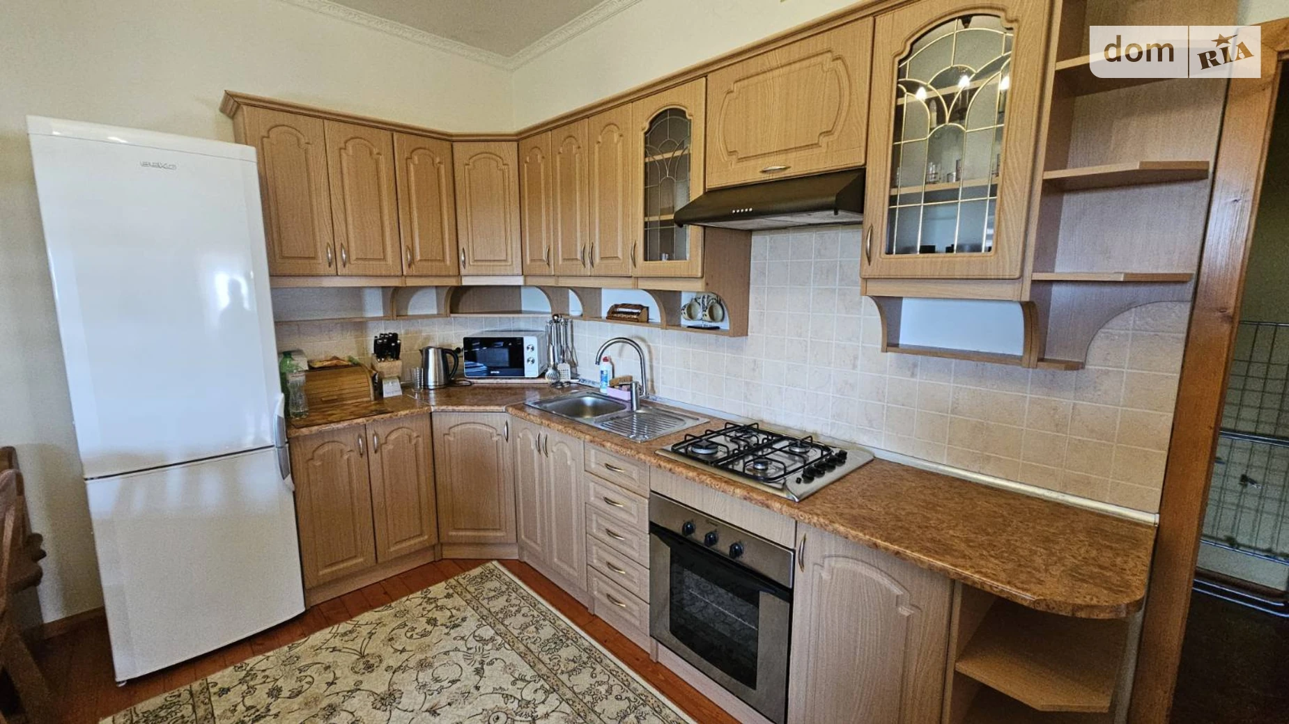 Сдается в аренду дом на 2 этажа 200 кв. м с гаражом, цена: 650 $ - фото 3