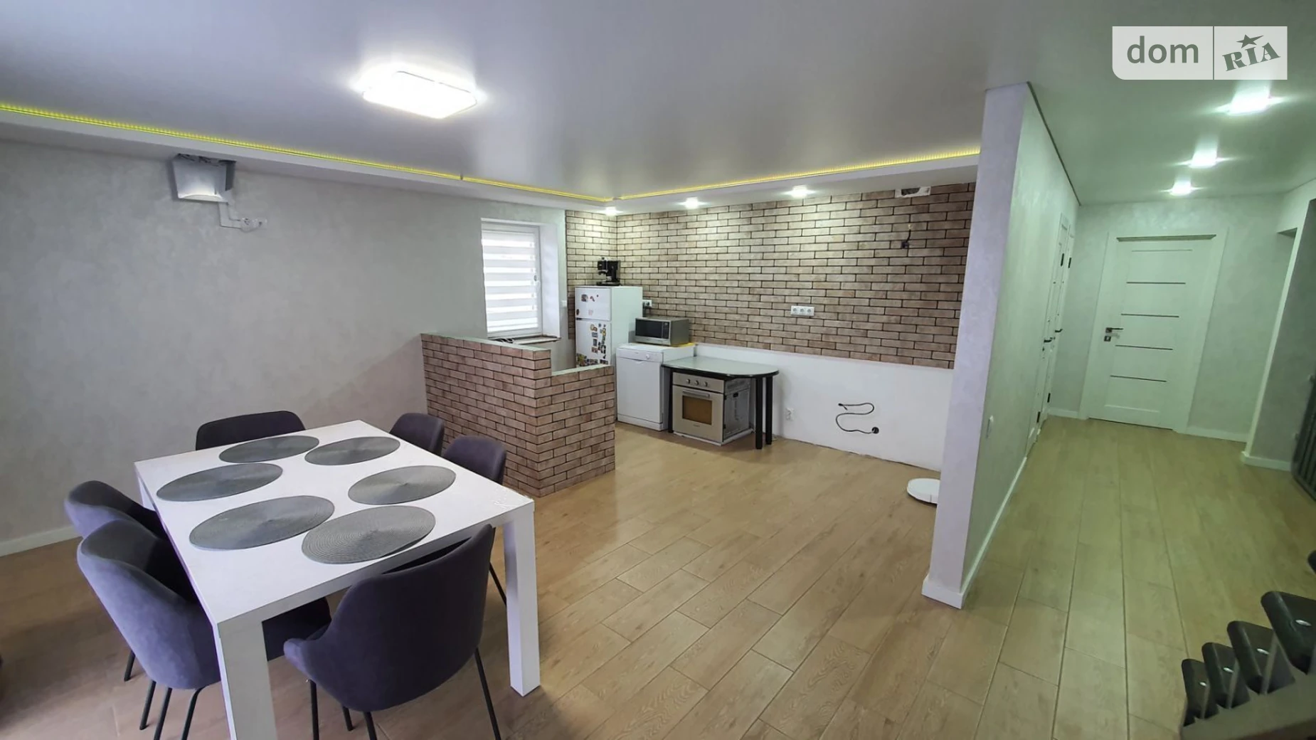 Продается дом на 2 этажа 239.9 кв. м с гаражом, цена: 260000 $ - фото 2