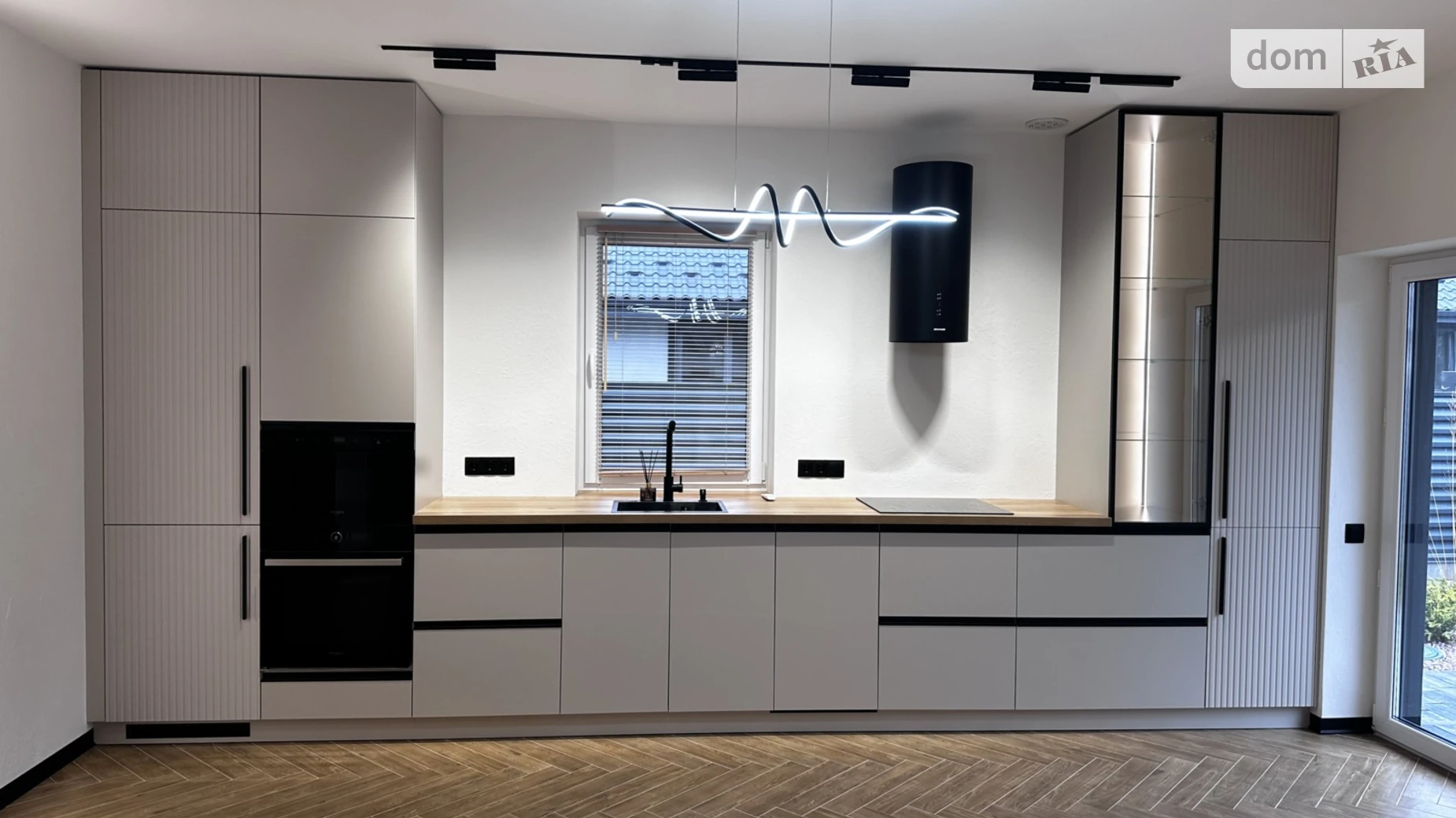 Продається одноповерховий будинок 100 кв. м з гаражем, цена: 180000 $ - фото 2