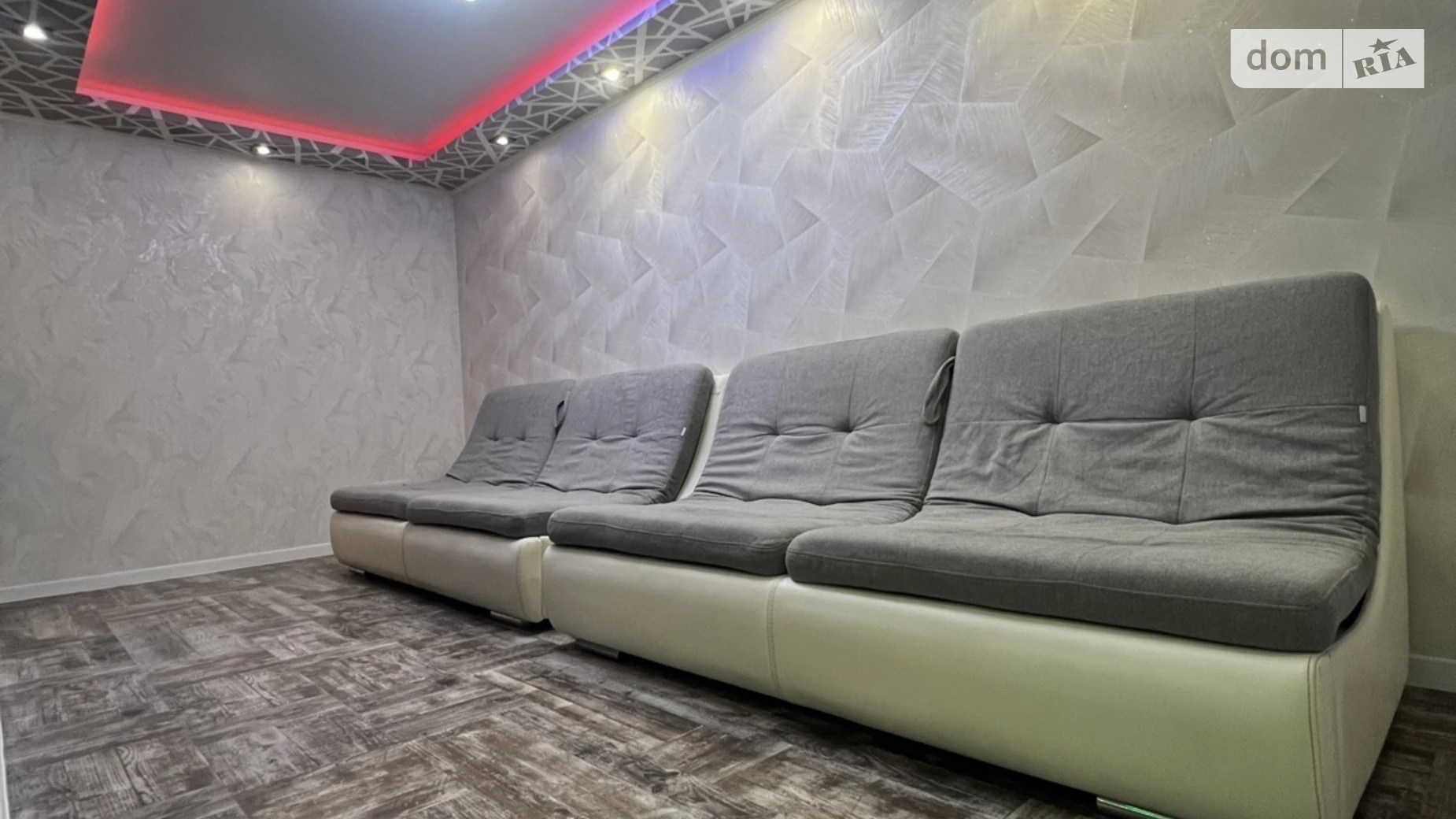 Продается 2-комнатная квартира 43.9 кв. м в Ровно, просп. Генерала Безручка - фото 2