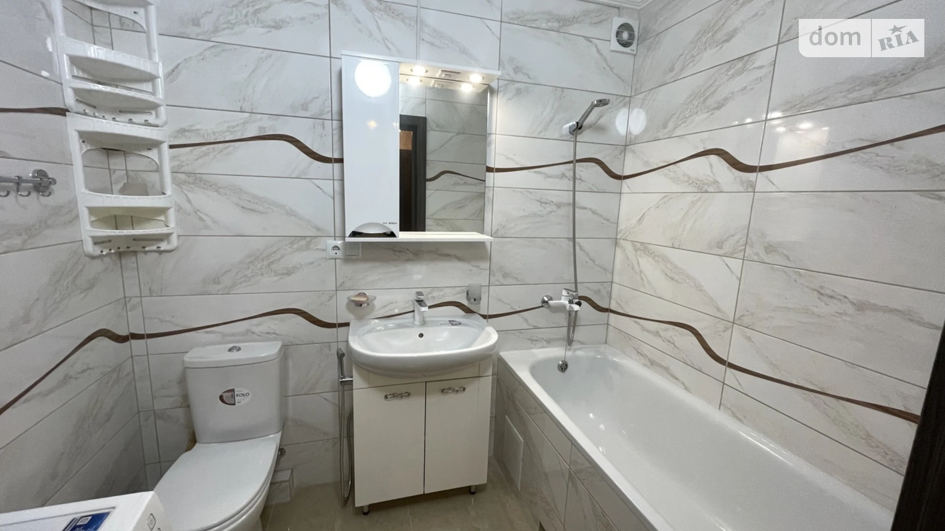 Сдается в аренду 1-комнатная квартира 40 кв. м в Ровно, ул. Гайдамацкая, 13Б - фото 2