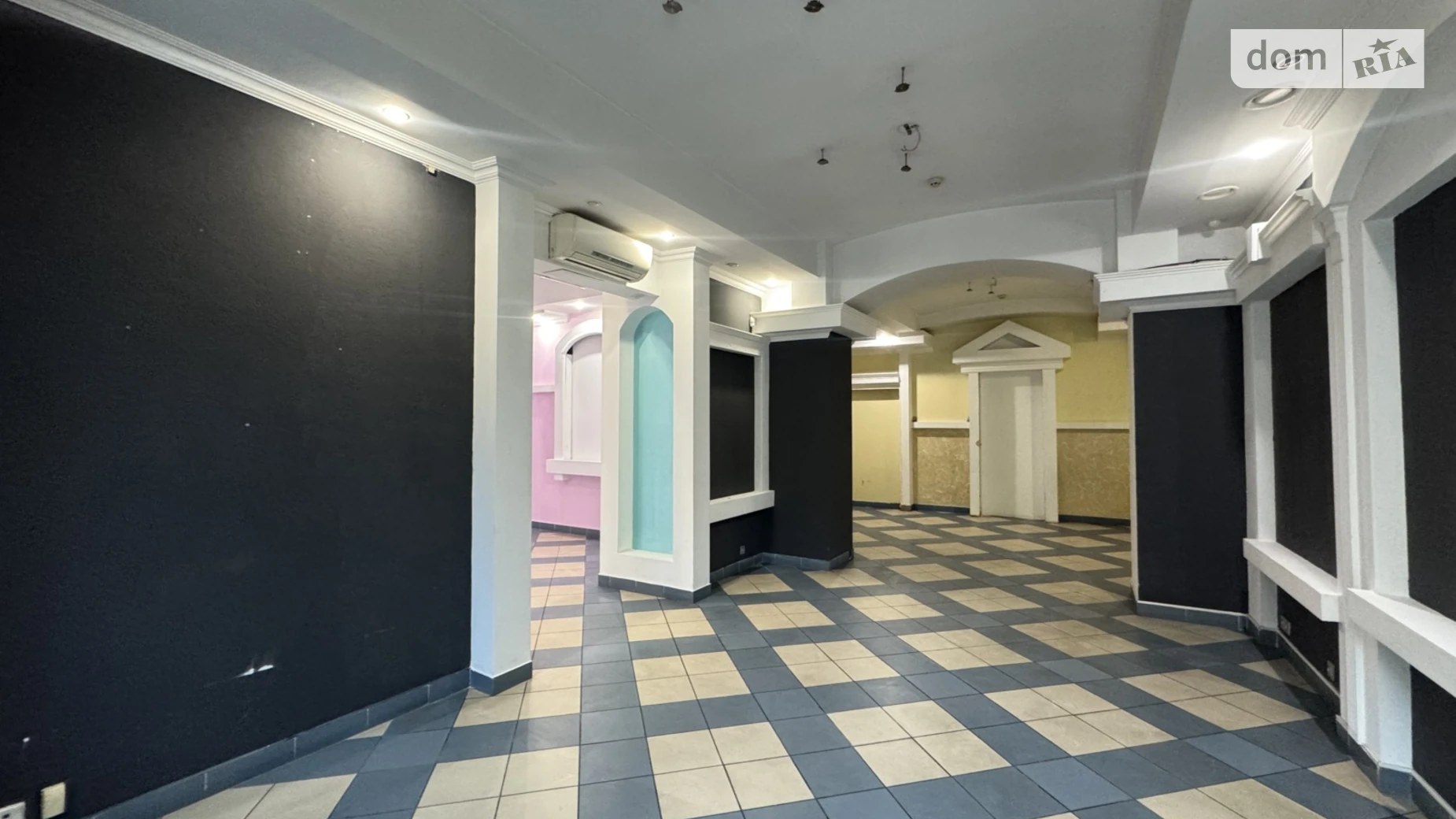 Сдается в аренду офис 110 кв. м в бизнес-центре, цена: 1100 $ - фото 2