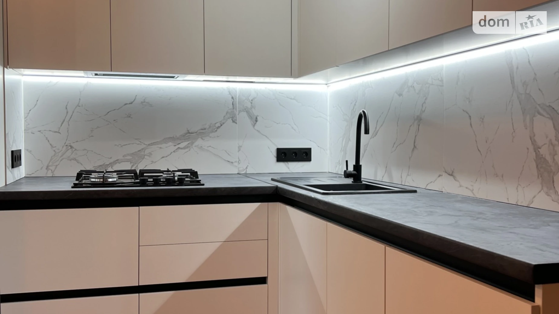 Продается 1-комнатная квартира 60 кв. м в Виннице, ул. Василия Порика - фото 2