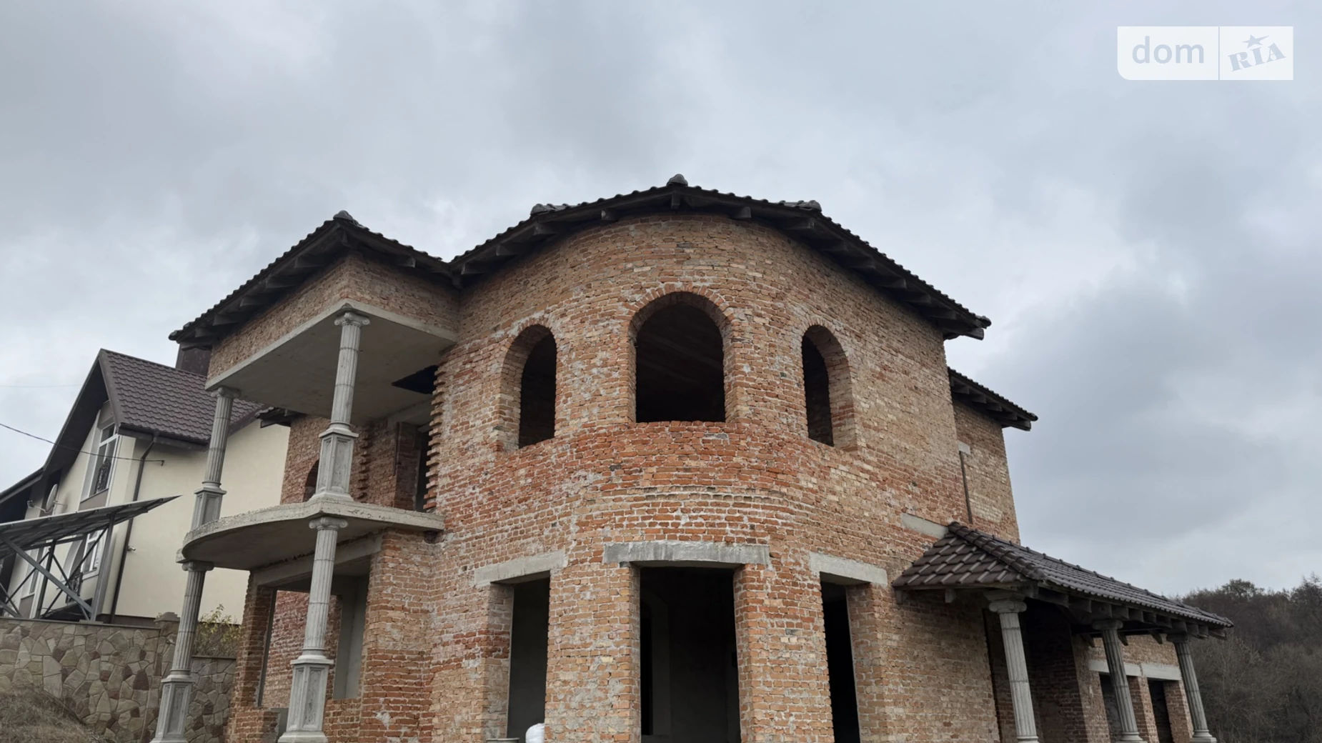 Продается дом на 2 этажа 290 кв. м с камином, цена: 145000 $ - фото 2