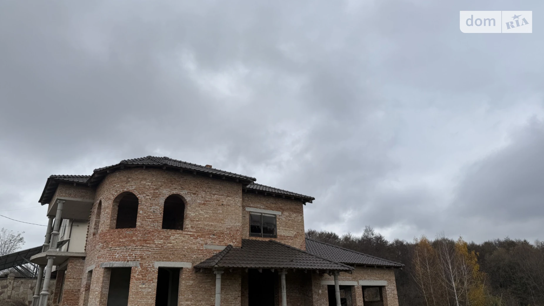 Продается дом на 2 этажа 290 кв. м с камином, цена: 145000 $ - фото 4