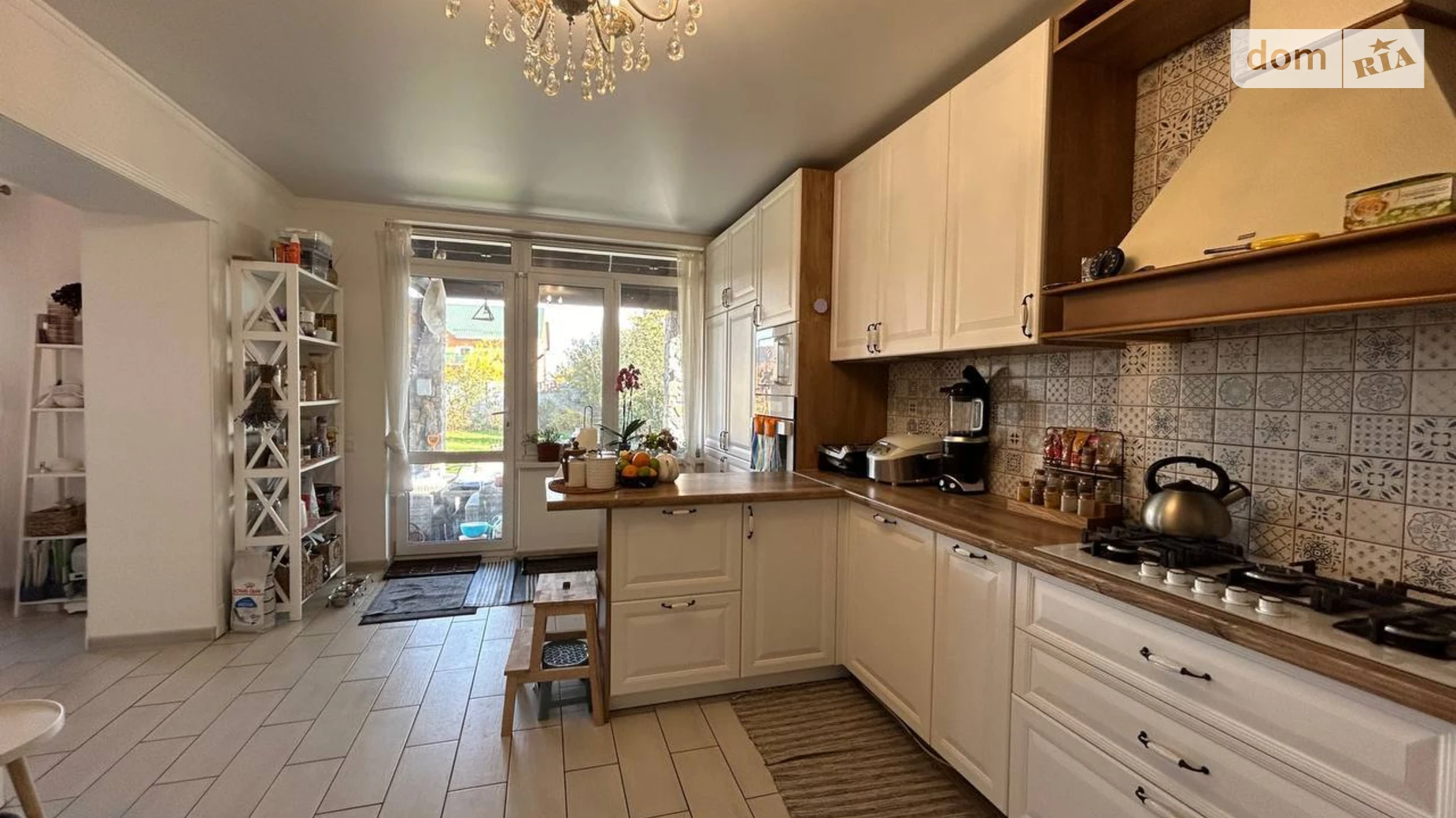 Продается дом на 2 этажа 200 кв. м с садом, цена: 279500 $ - фото 2