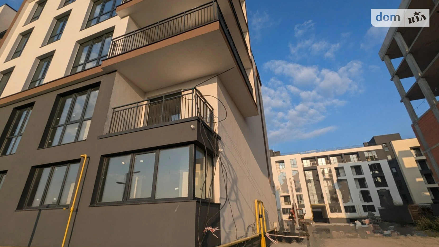 Продается 1-комнатная квартира 54 кв. м в Сокольниках, ул. Героев Крут, 1 - фото 2