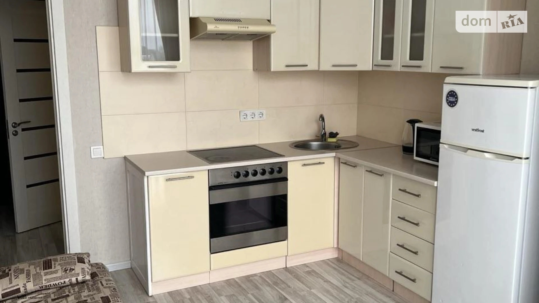 Продается 1-комнатная квартира 40 кв. м в Одессе, ул. Асташкина, 29/2 - фото 4