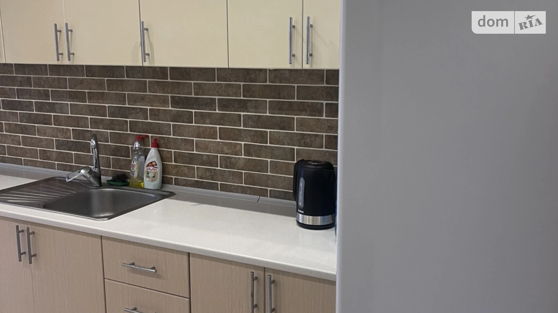 Сдается в аренду 1-комнатная квартира 50 кв. м в Виннице, просп. Коцюбинского, 43А - фото 2