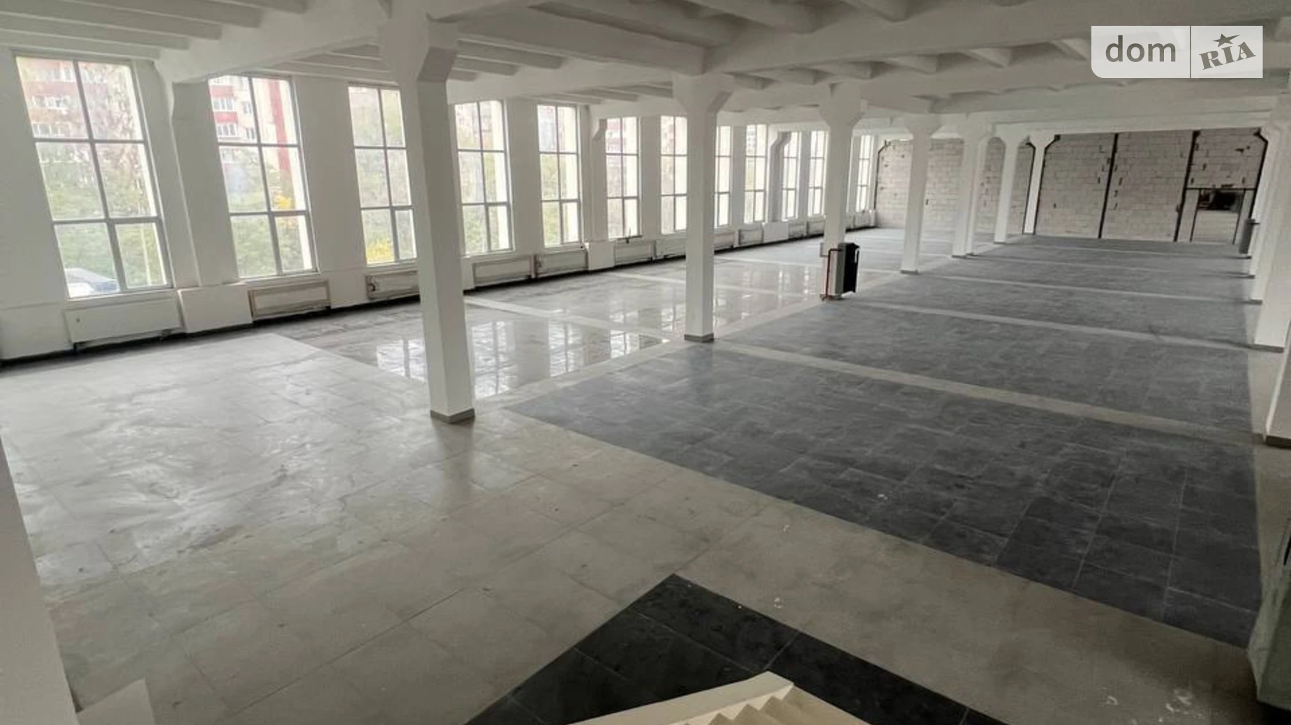 Сдается в аренду офис 2200 кв. м в бизнес-центре, цена: 26400 $ - фото 2