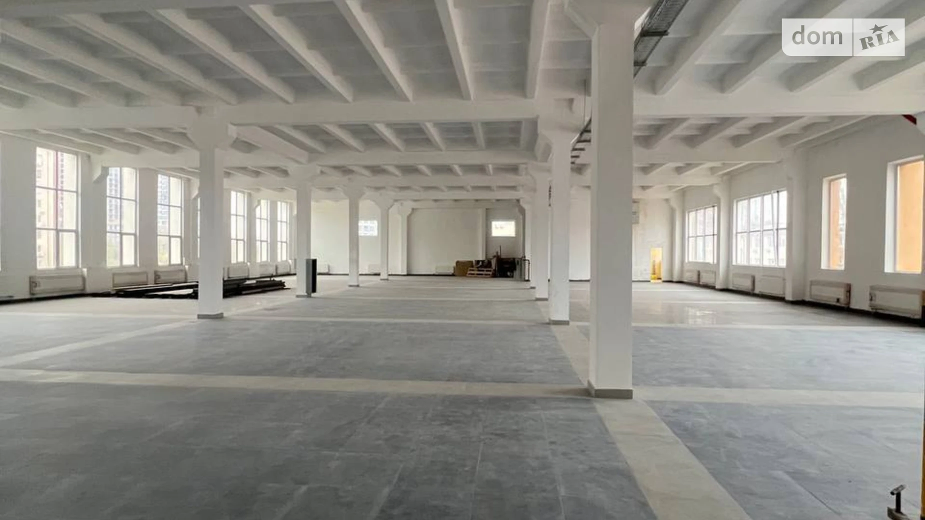 Сдается в аренду офис 2200 кв. м в бизнес-центре, цена: 26400 $ - фото 3