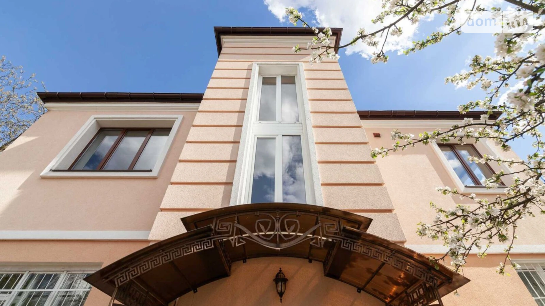 Продается дом на 2 этажа 360 кв. м с баней/сауной, цена: 1090000 $ - фото 2