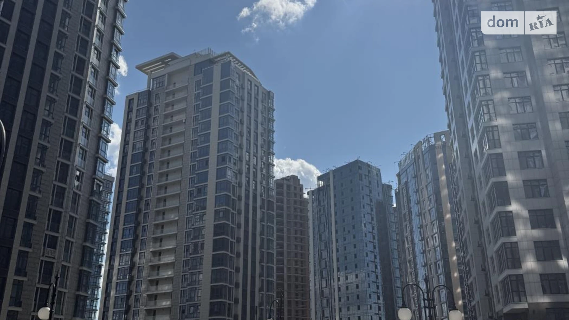 Продається 4-кімнатна квартира 130 кв. м у Києві, вул. Андрія Верхогляда(Драгомирова) - фото 4