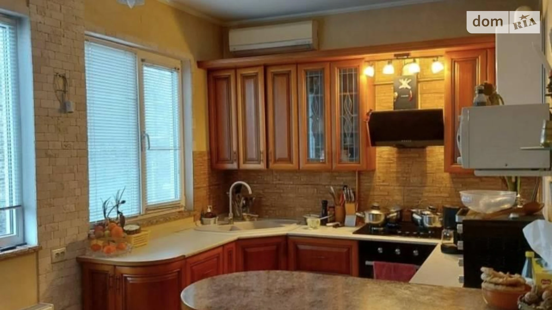 Продается дом на 4 этажа 200 кв. м с балконом, цена: 135000 $ - фото 2