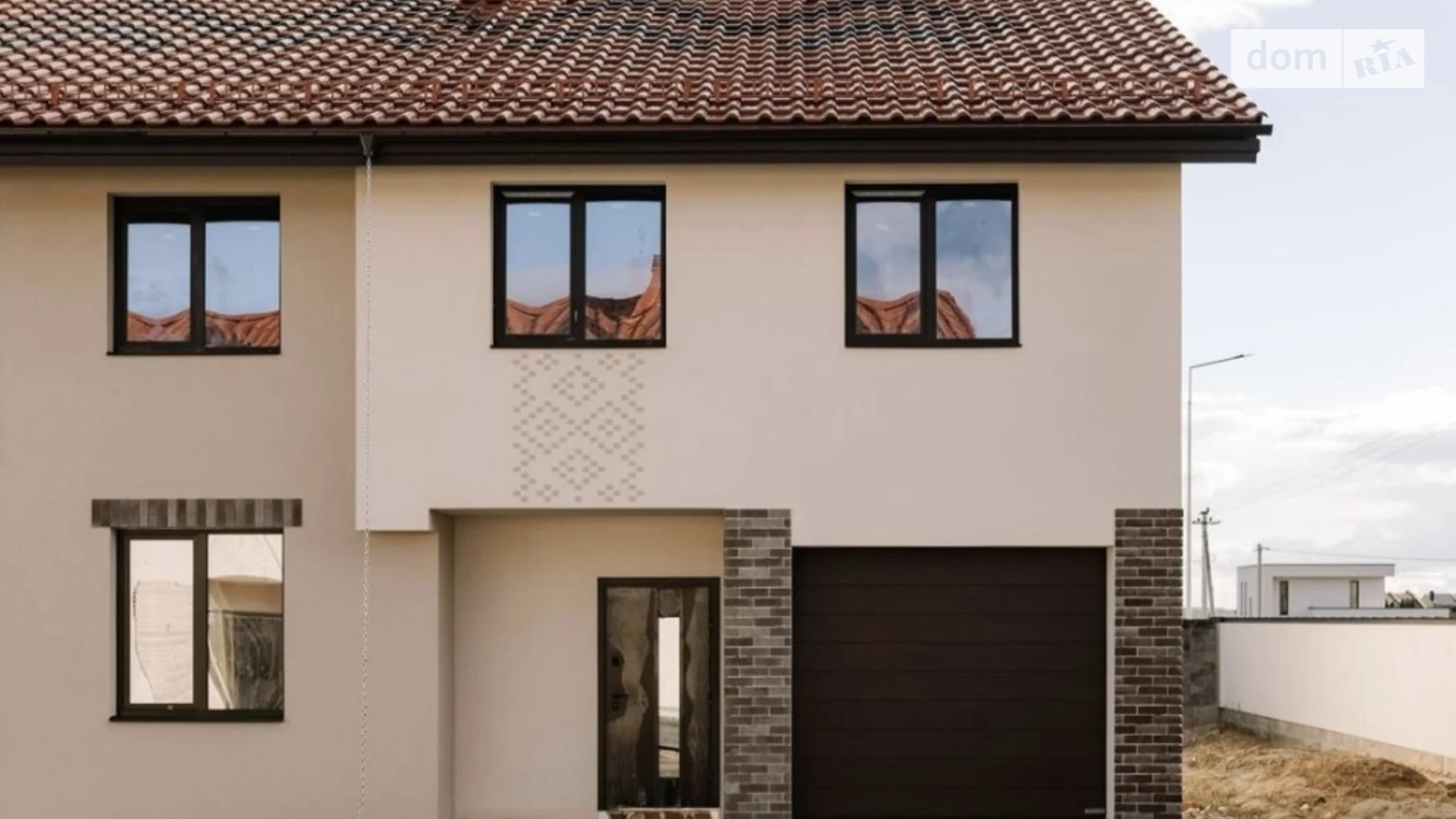 Продается дом на 2 этажа 110 кв. м с баней/сауной, цена: 108000 $ - фото 2