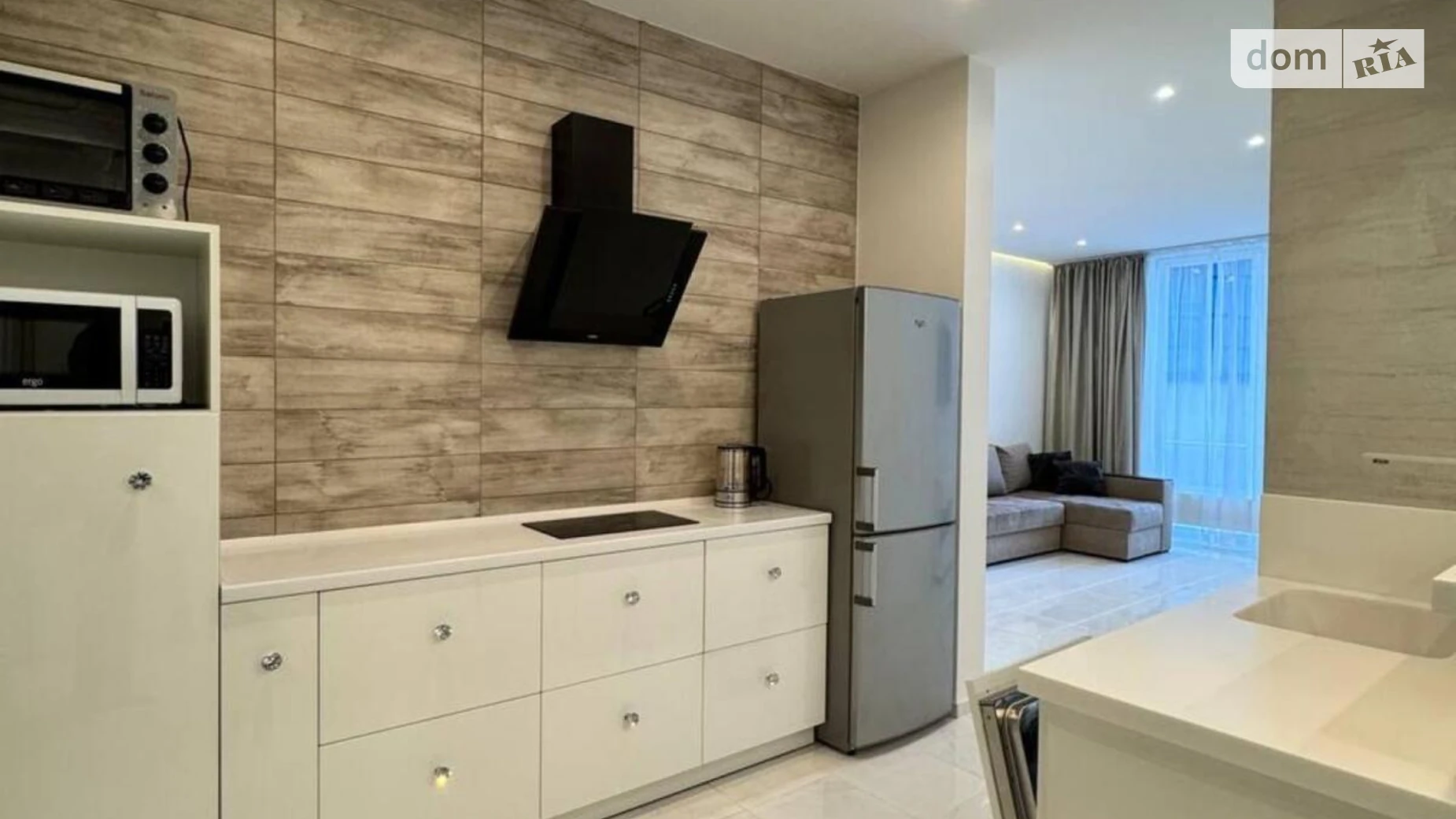 Продается 1-комнатная квартира 62 кв. м в Одессе, ул. Генуэзская, 24Д корпус 1 - фото 2